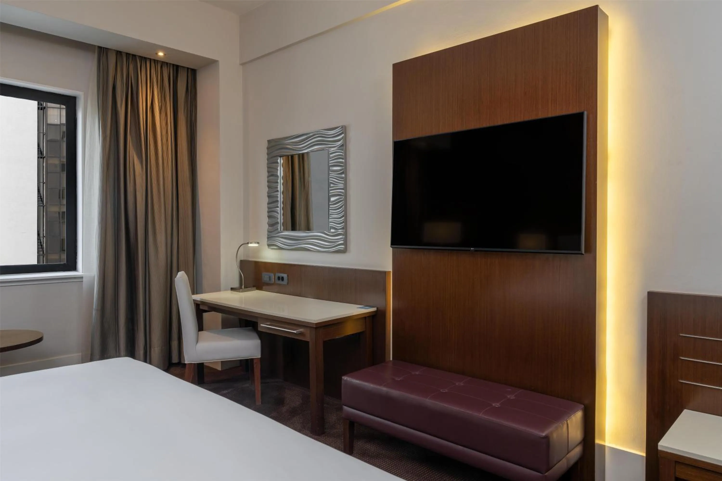 Bedroom, Bed in Radisson Blu Hotel, Addis Ababa