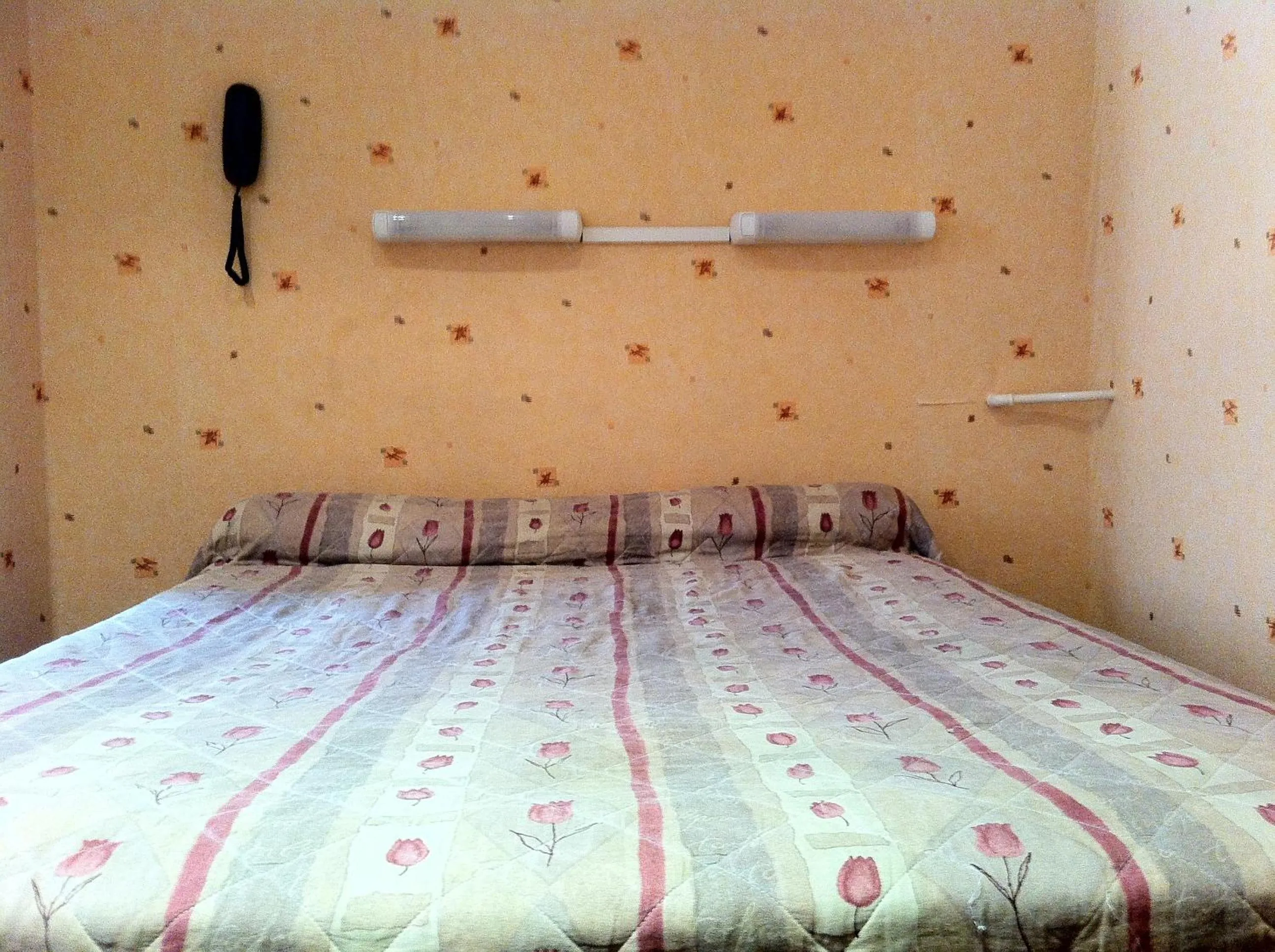 Bed in Hotel Des Arts