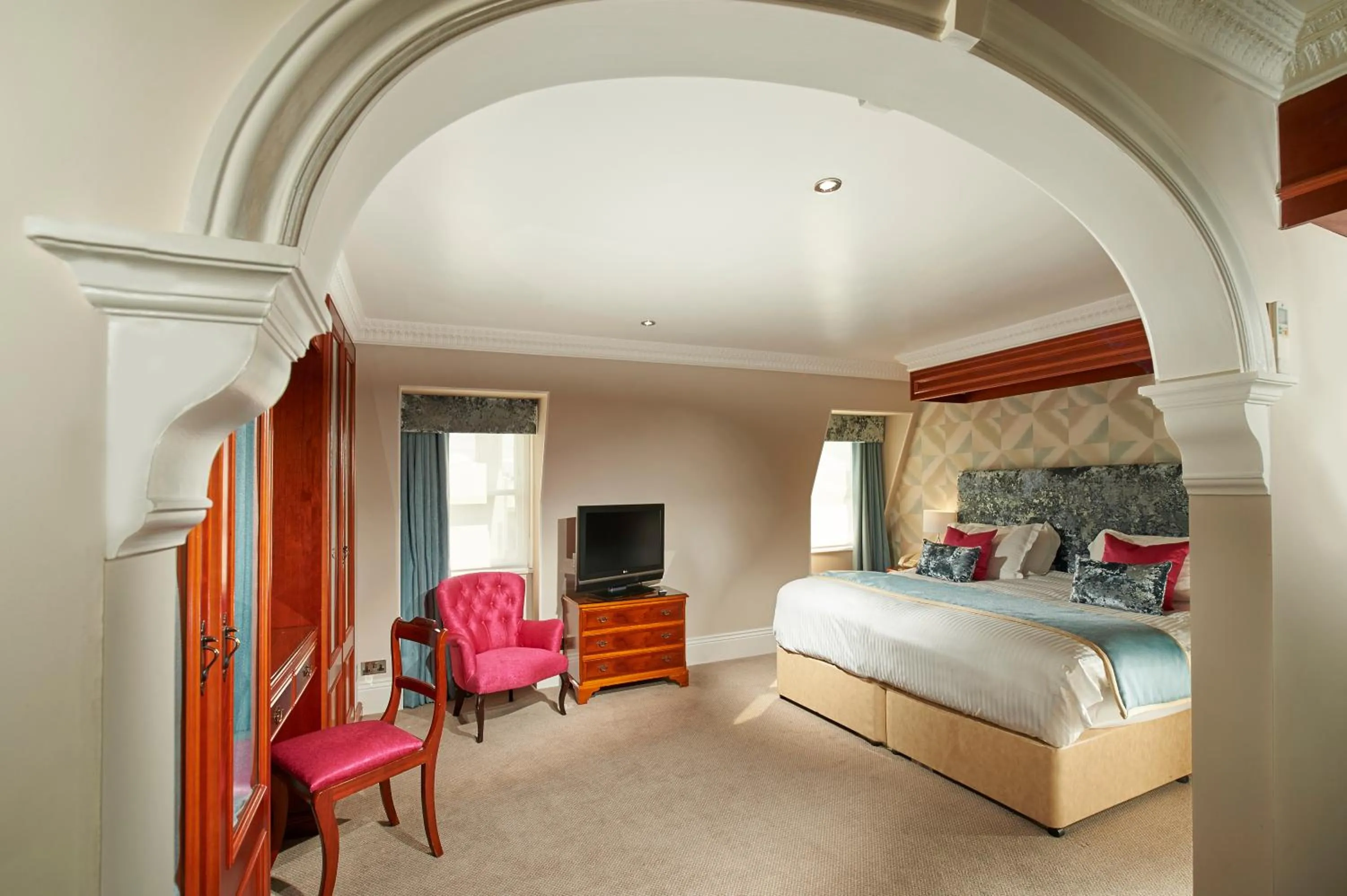 Bed in Best Western Moores Central Hotel