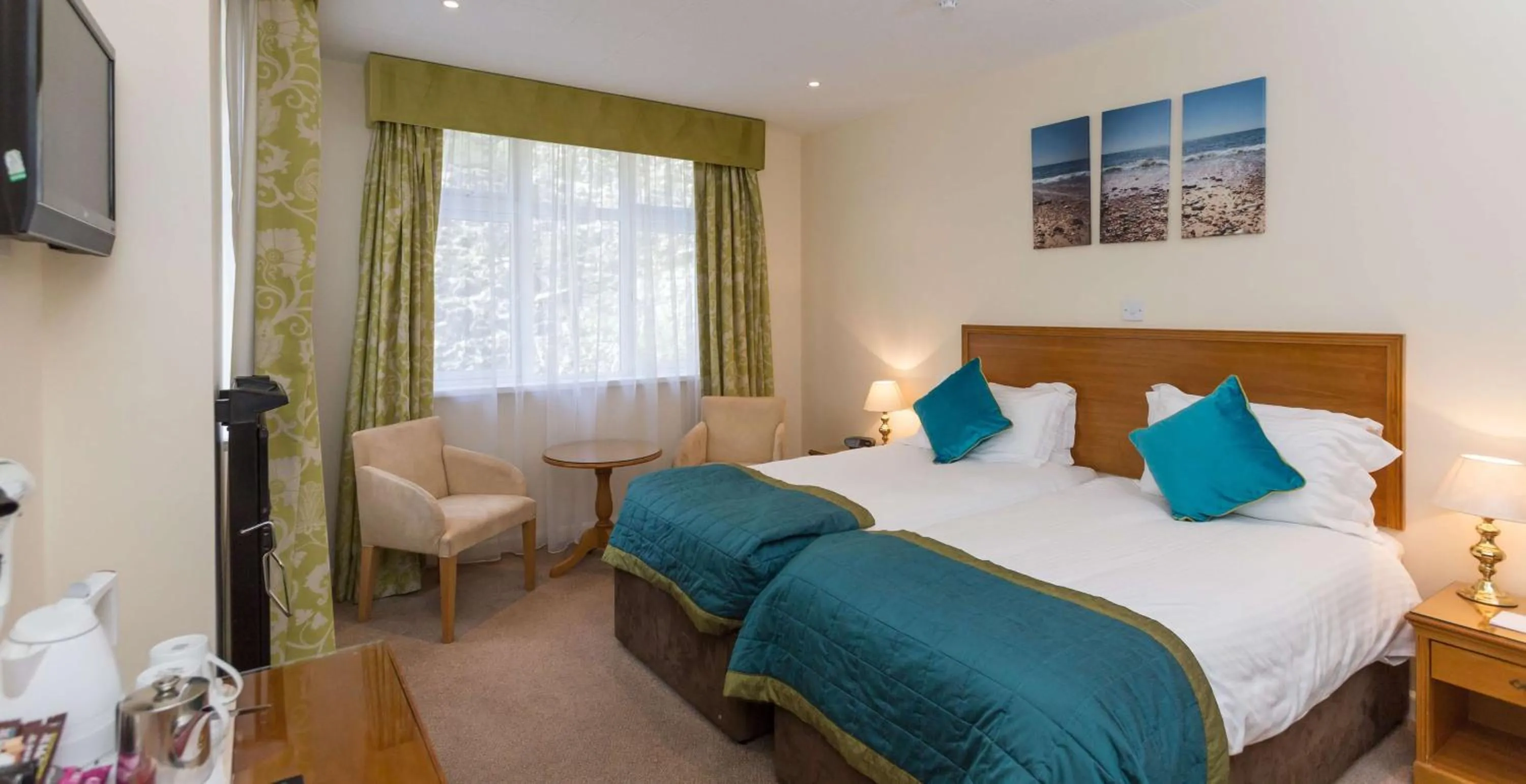 Photo of the whole room, Bed in Best Western Moores Central Hotel