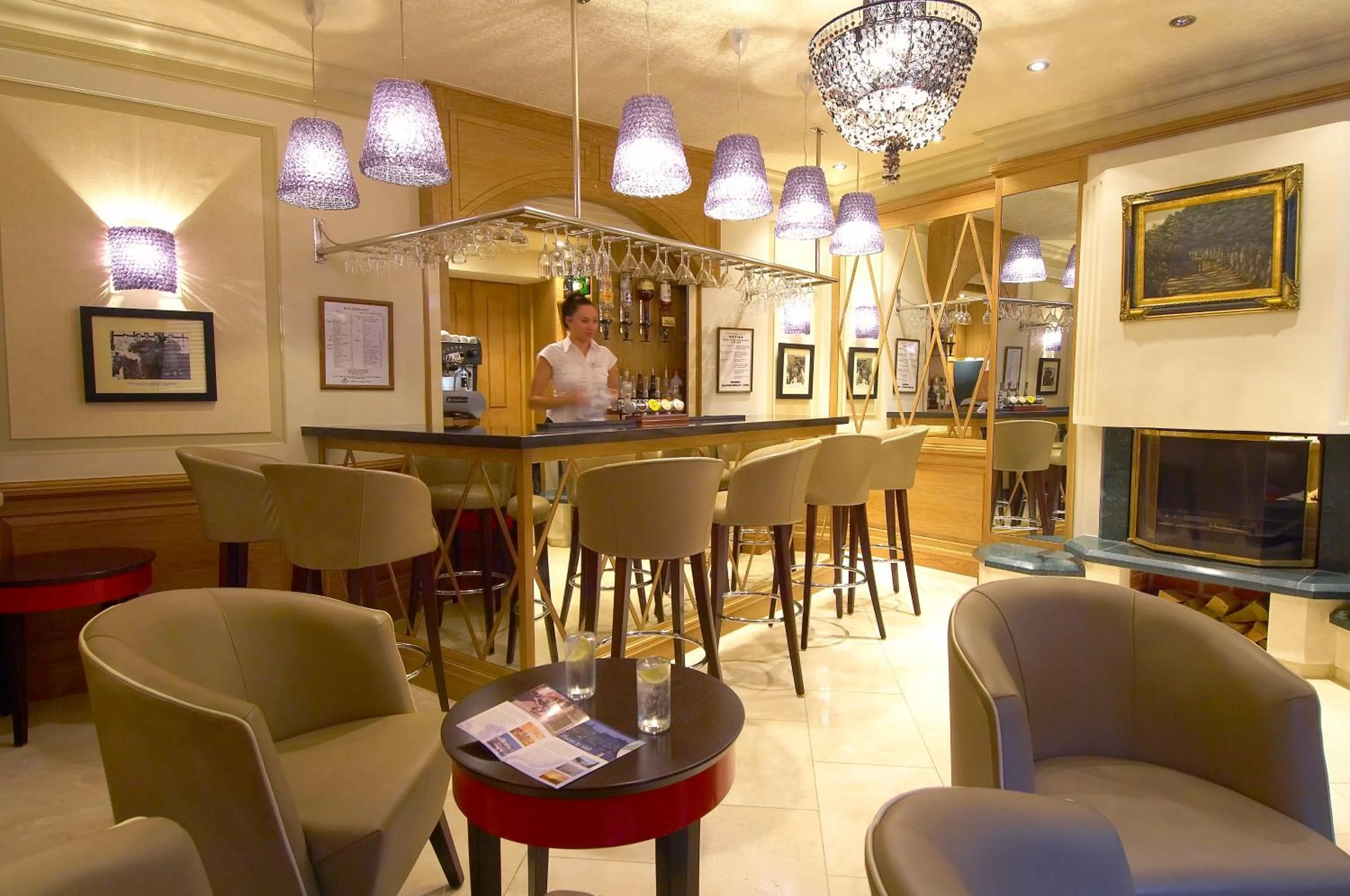 Lounge or bar in Best Western Moores Central Hotel