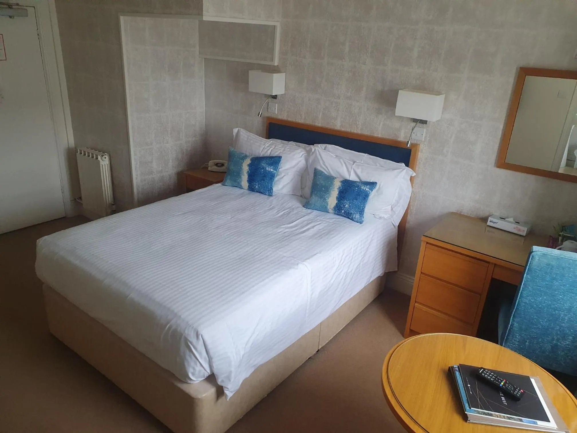 Bed in Best Western Moores Central Hotel