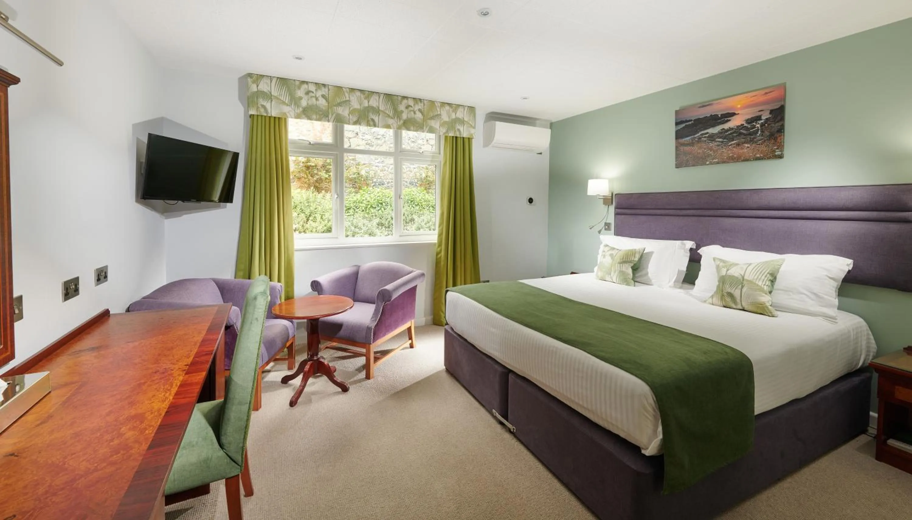 Bed in Best Western Moores Central Hotel