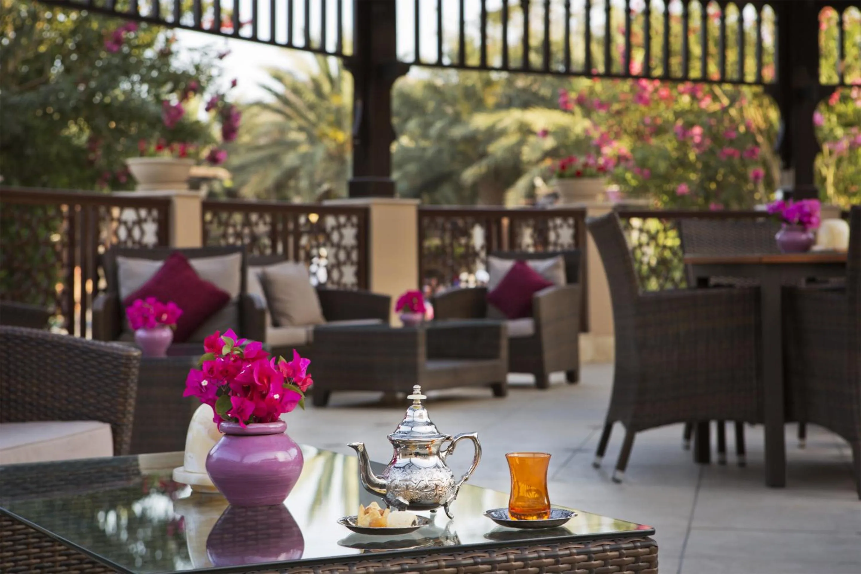 Lounge or bar in Miramar Al Aqah Beach Resort