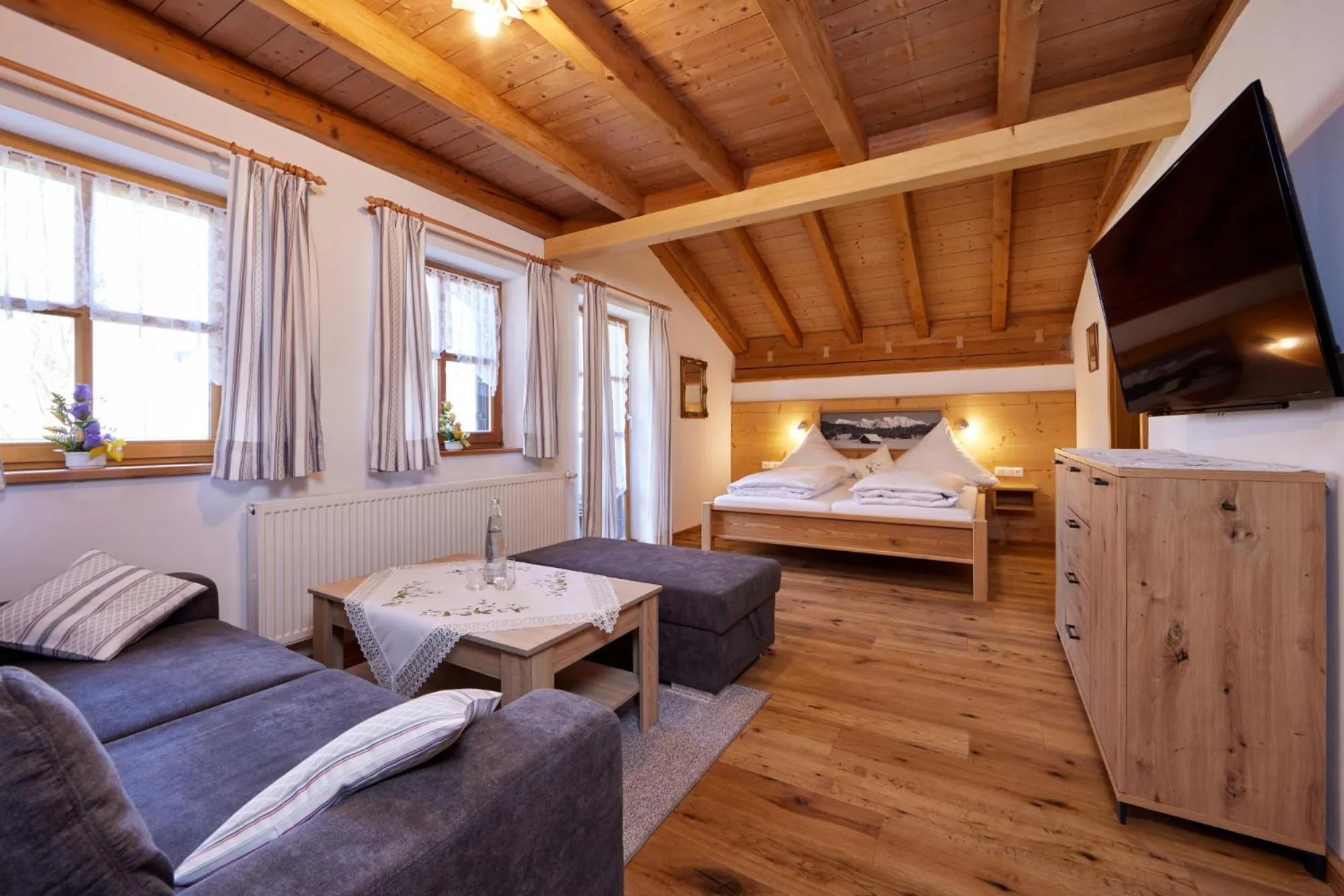 Photo of the whole room, Bed in Appartements Gasthof Schleifmühle Unterammergau
