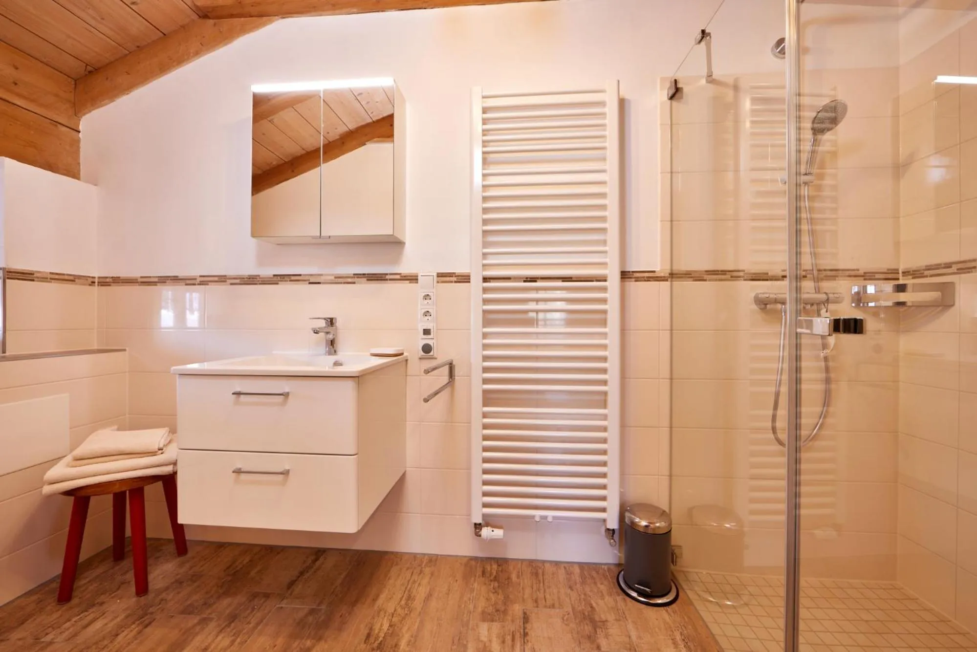 Shower in Appartements Gasthof Schleifmühle Unterammergau