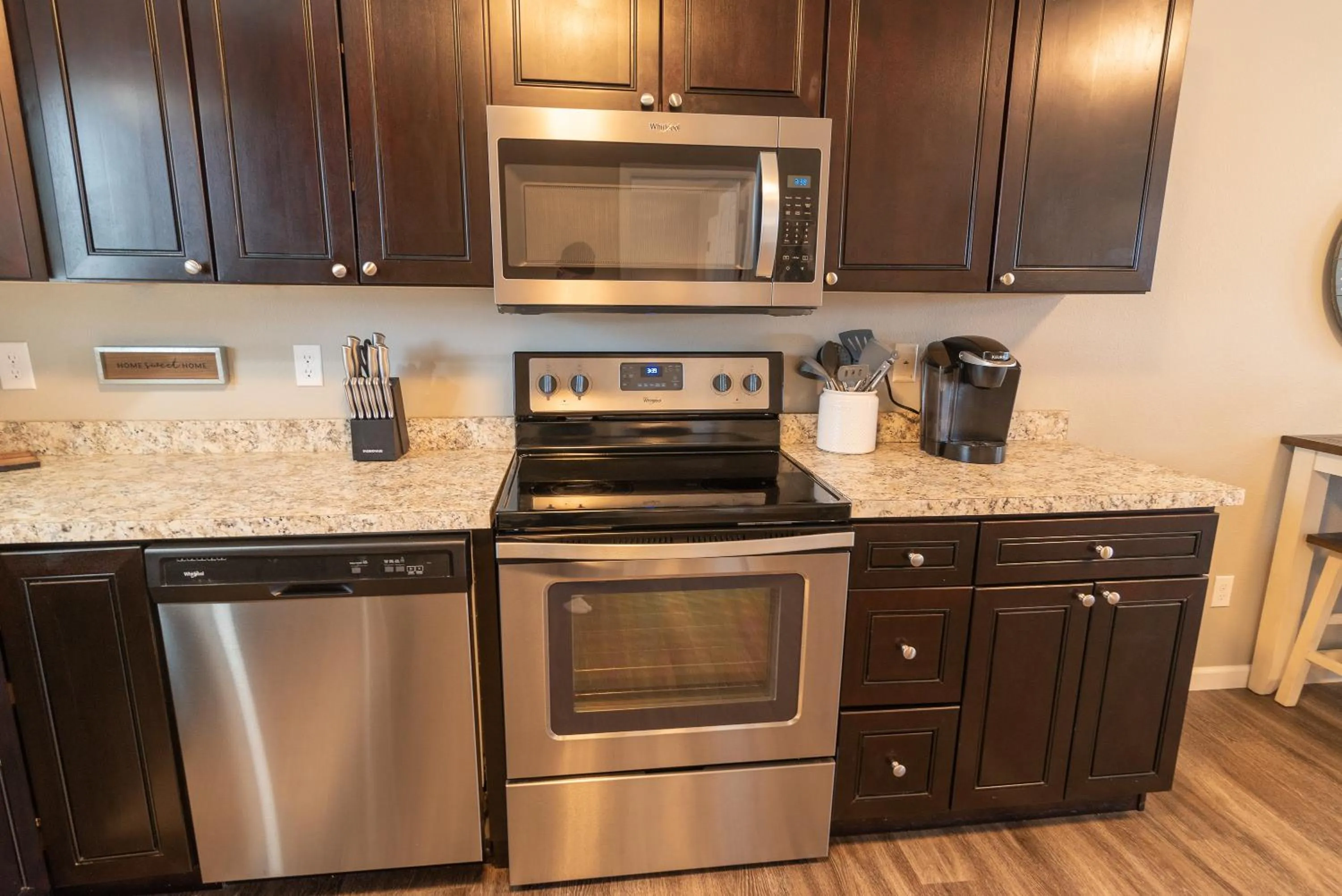 Coffee/tea facilities in Susitna Suites