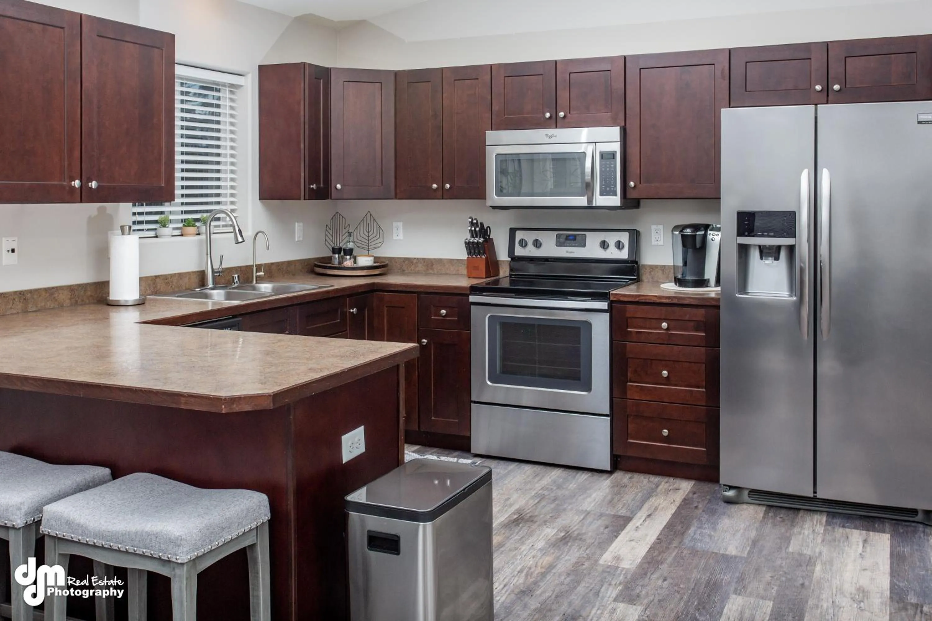 Kitchen or kitchenette in Susitna Suites