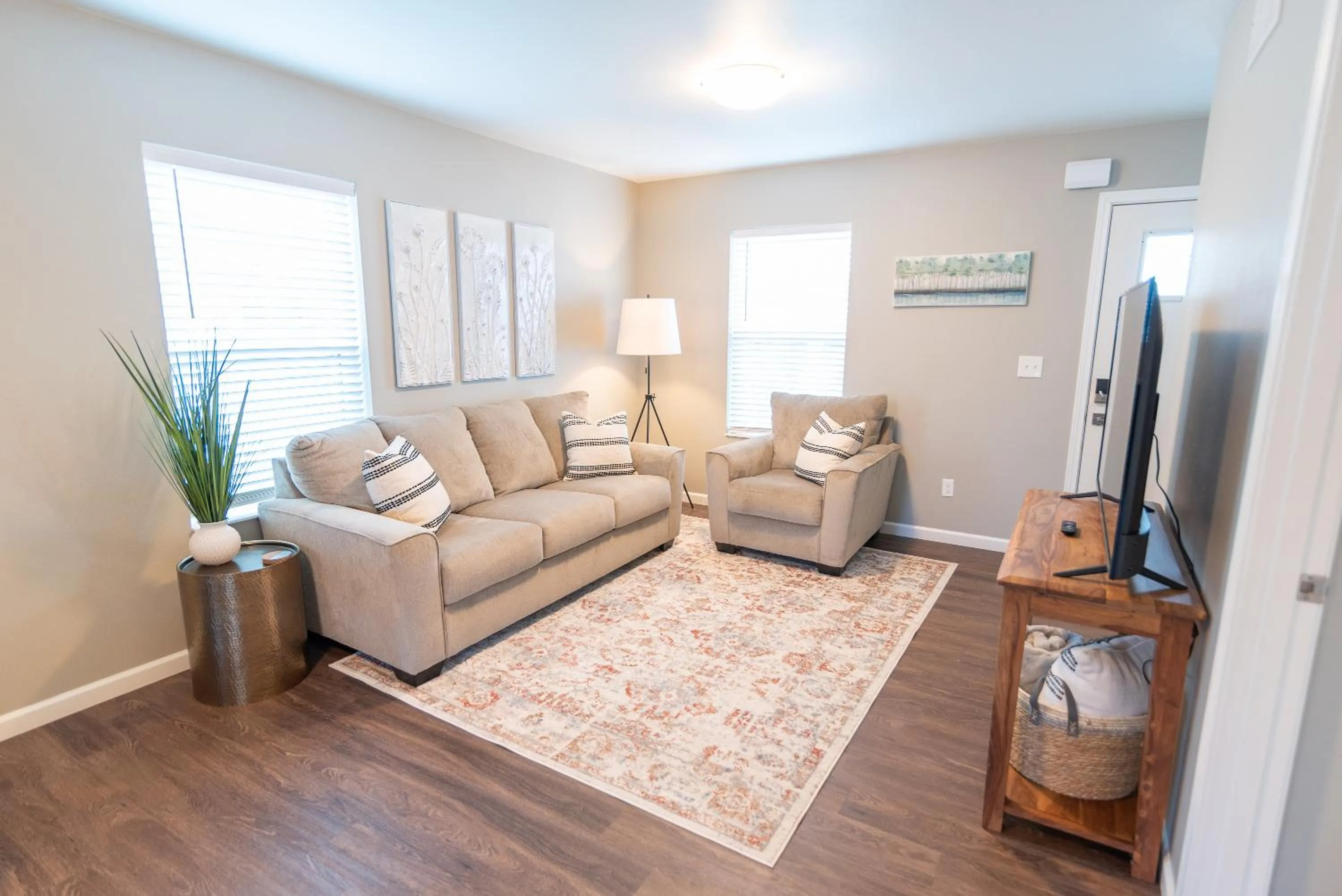 Living room in Susitna Suites