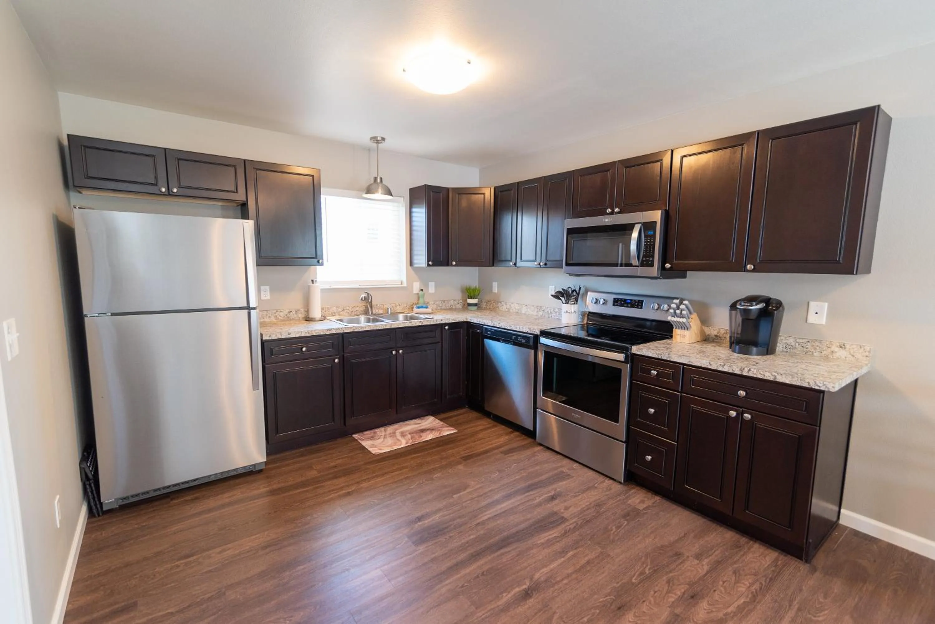 Kitchen or kitchenette in Susitna Suites