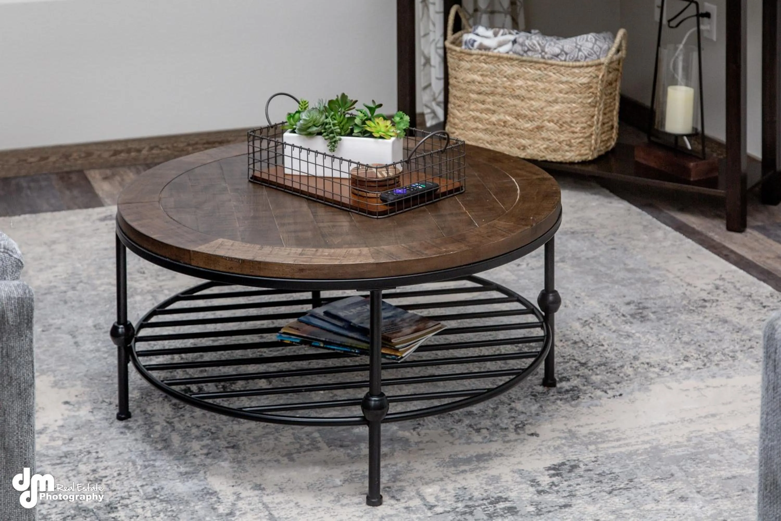 Living room in Susitna Suites