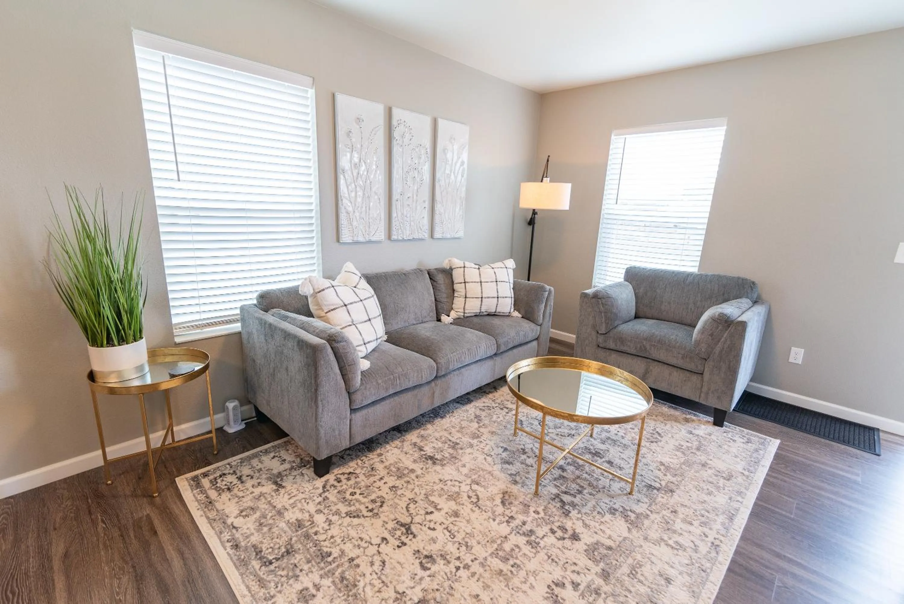 Living room in Susitna Suites