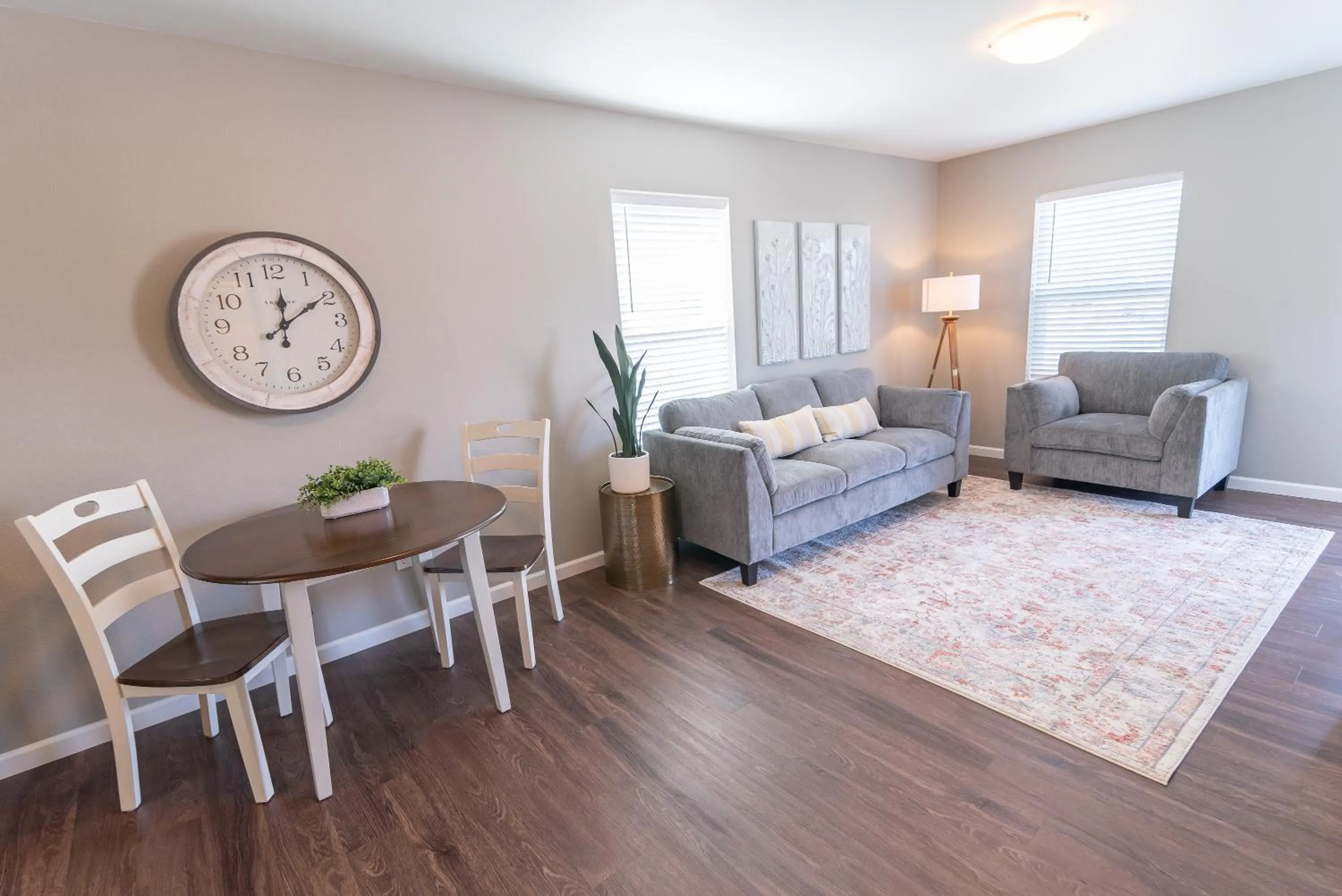Living room in Susitna Suites