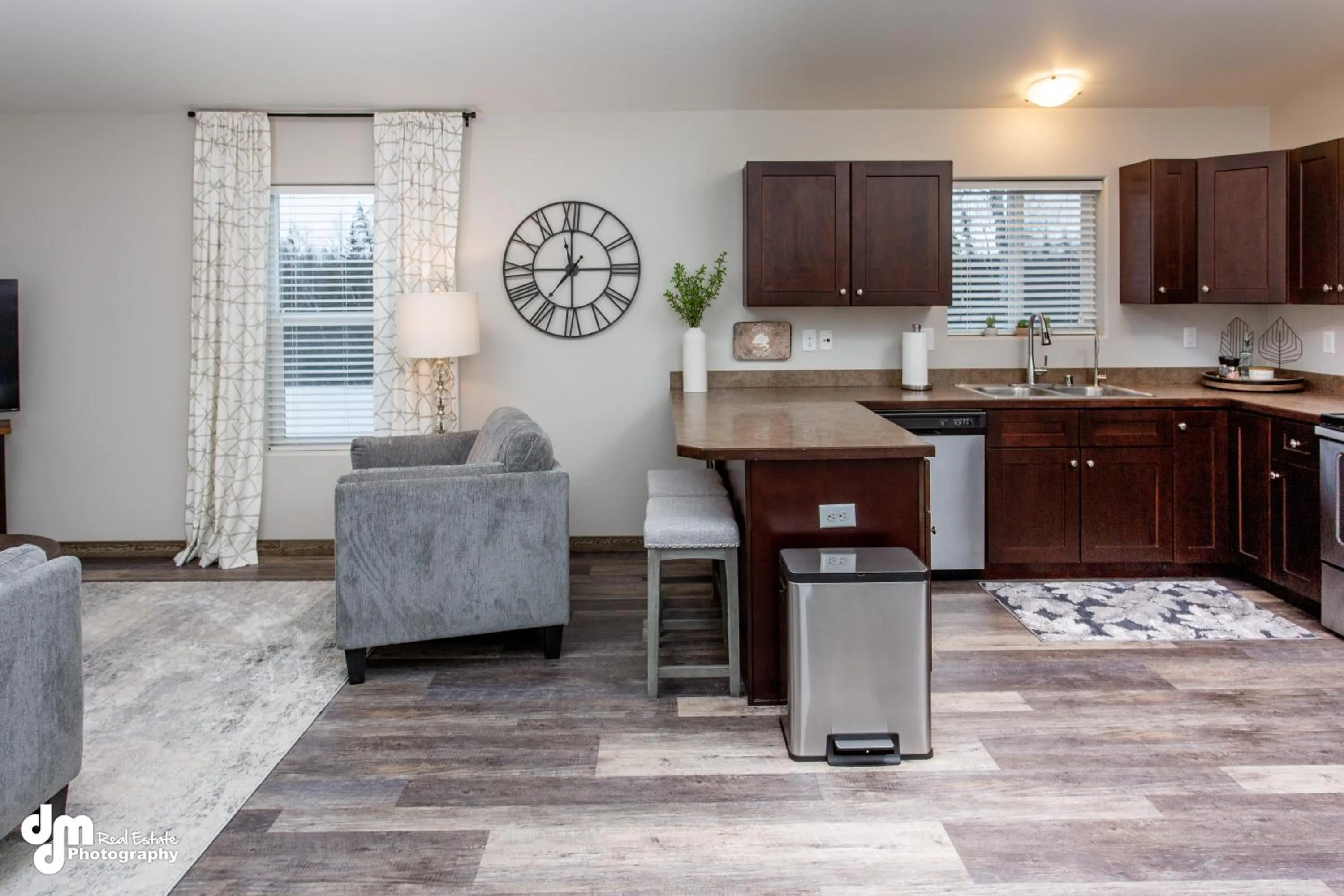Kitchen or kitchenette in Susitna Suites