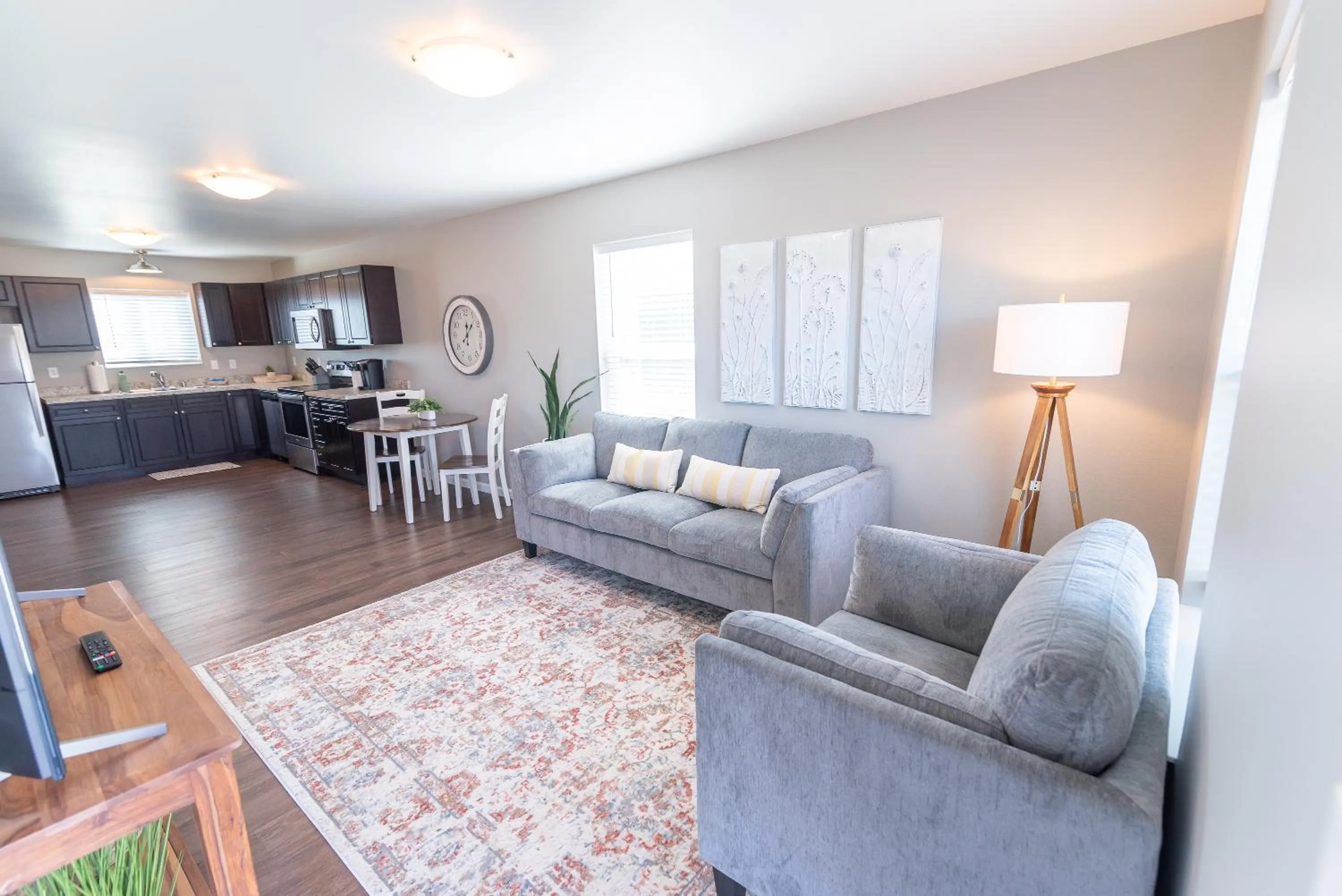 Living room in Susitna Suites