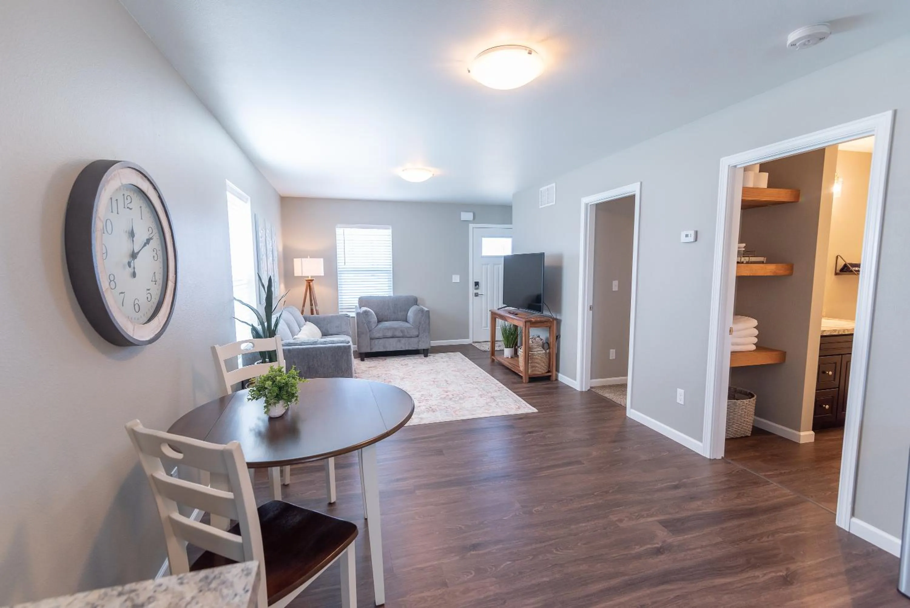 Living room in Susitna Suites