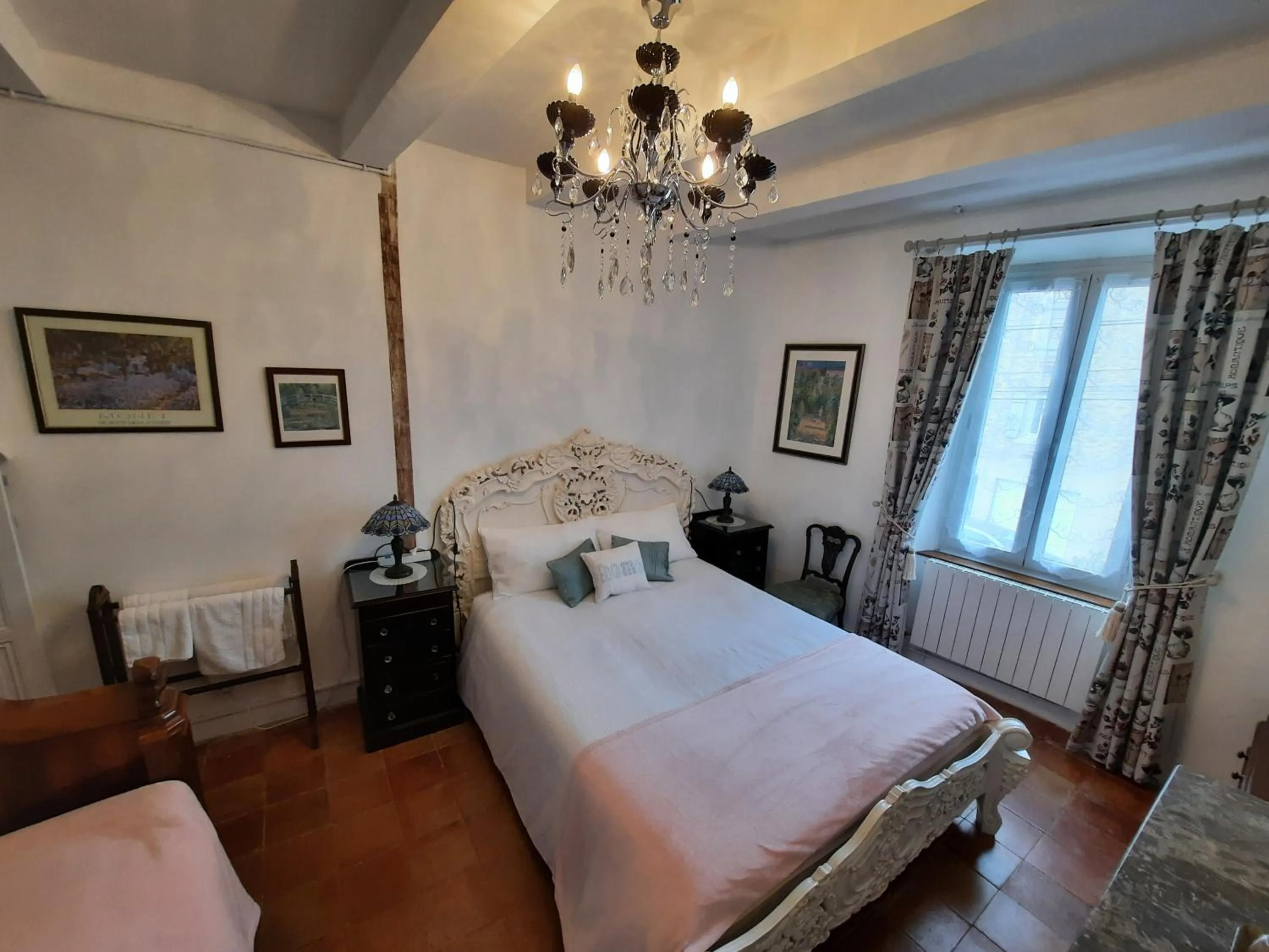 Bed in Maison du Coquelicot