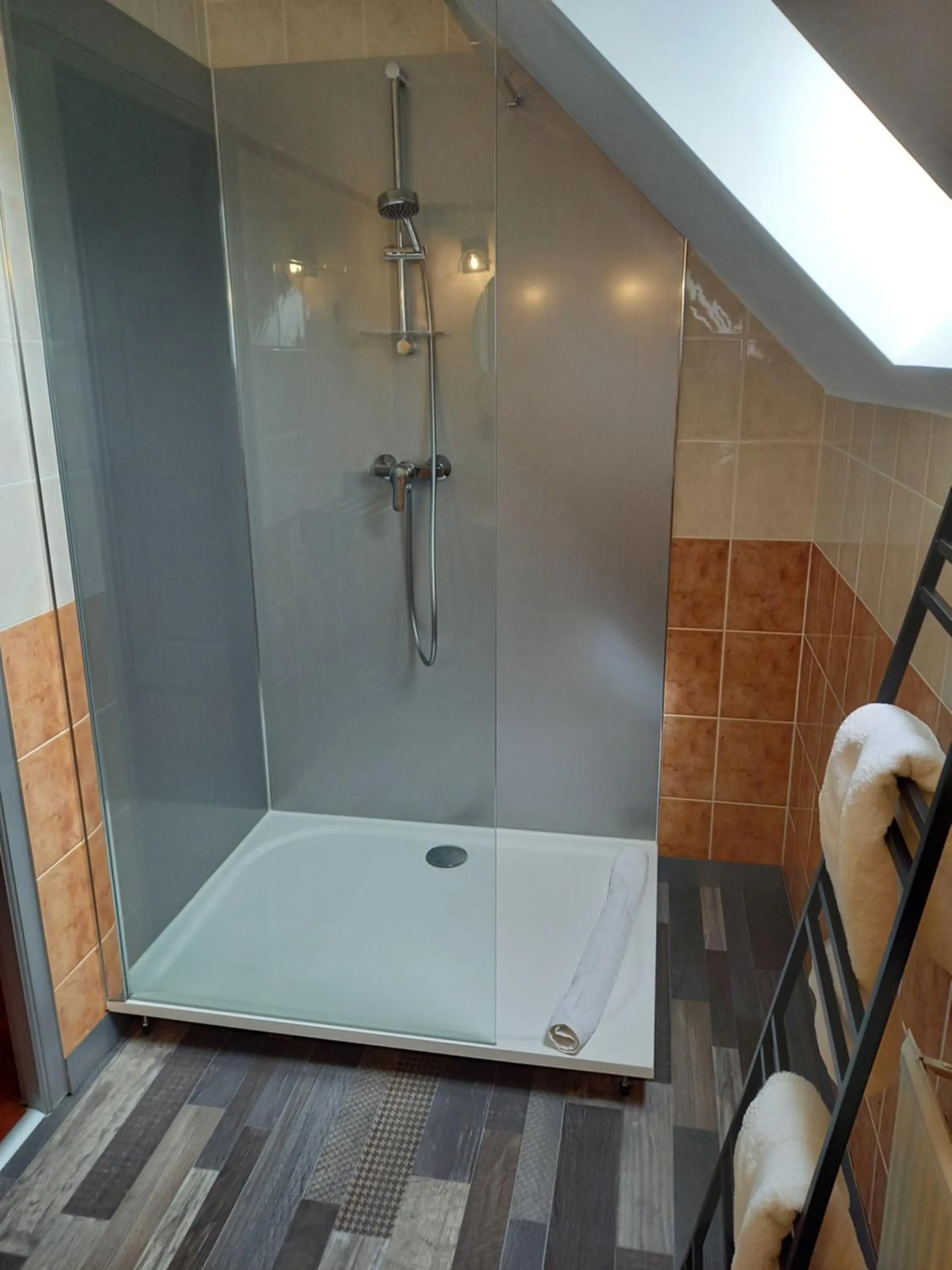 Shower in chambres et gites d'étretat