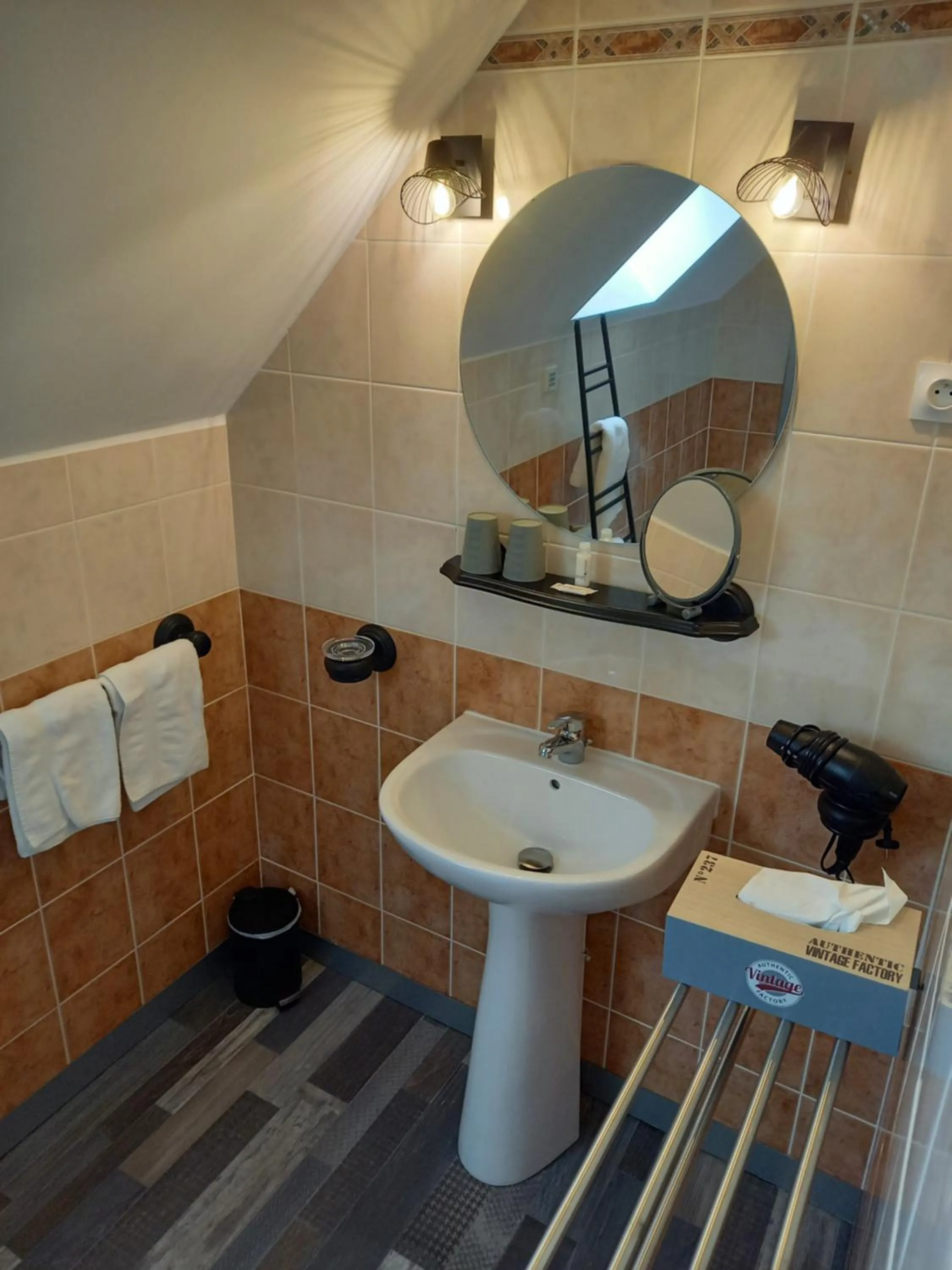 Bathroom in chambres et gites d'étretat