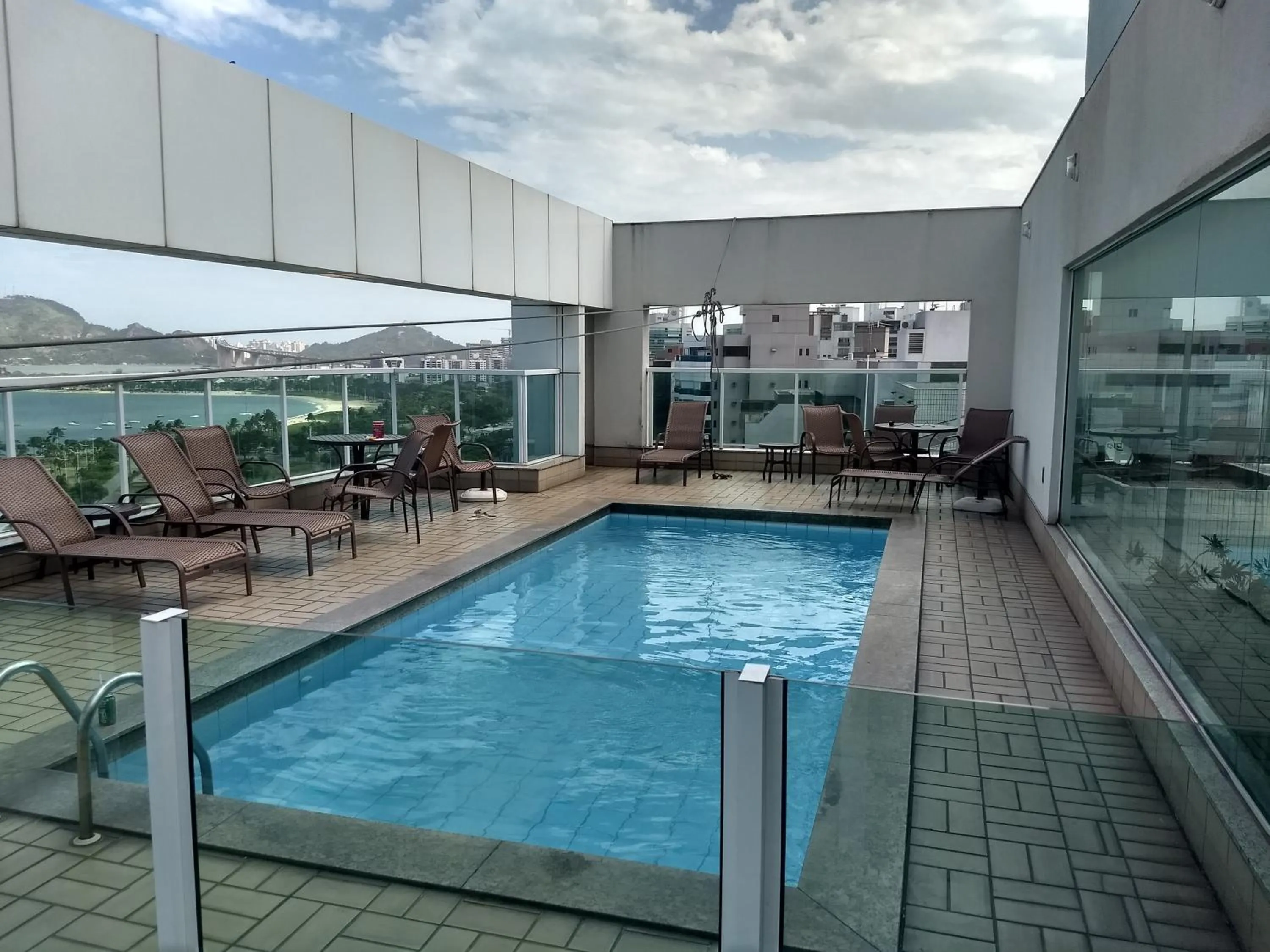 Bristol Praia do Canto Apart Hotel