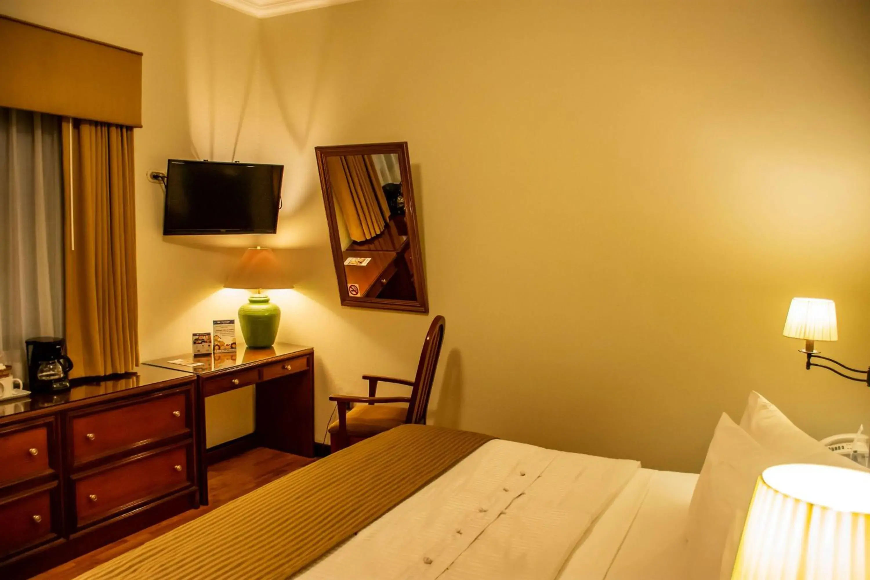 King Room - Smoking in Best Western Plus Hotel Stofella King Room - Smoking in Best Western Plus Hotel Stofella