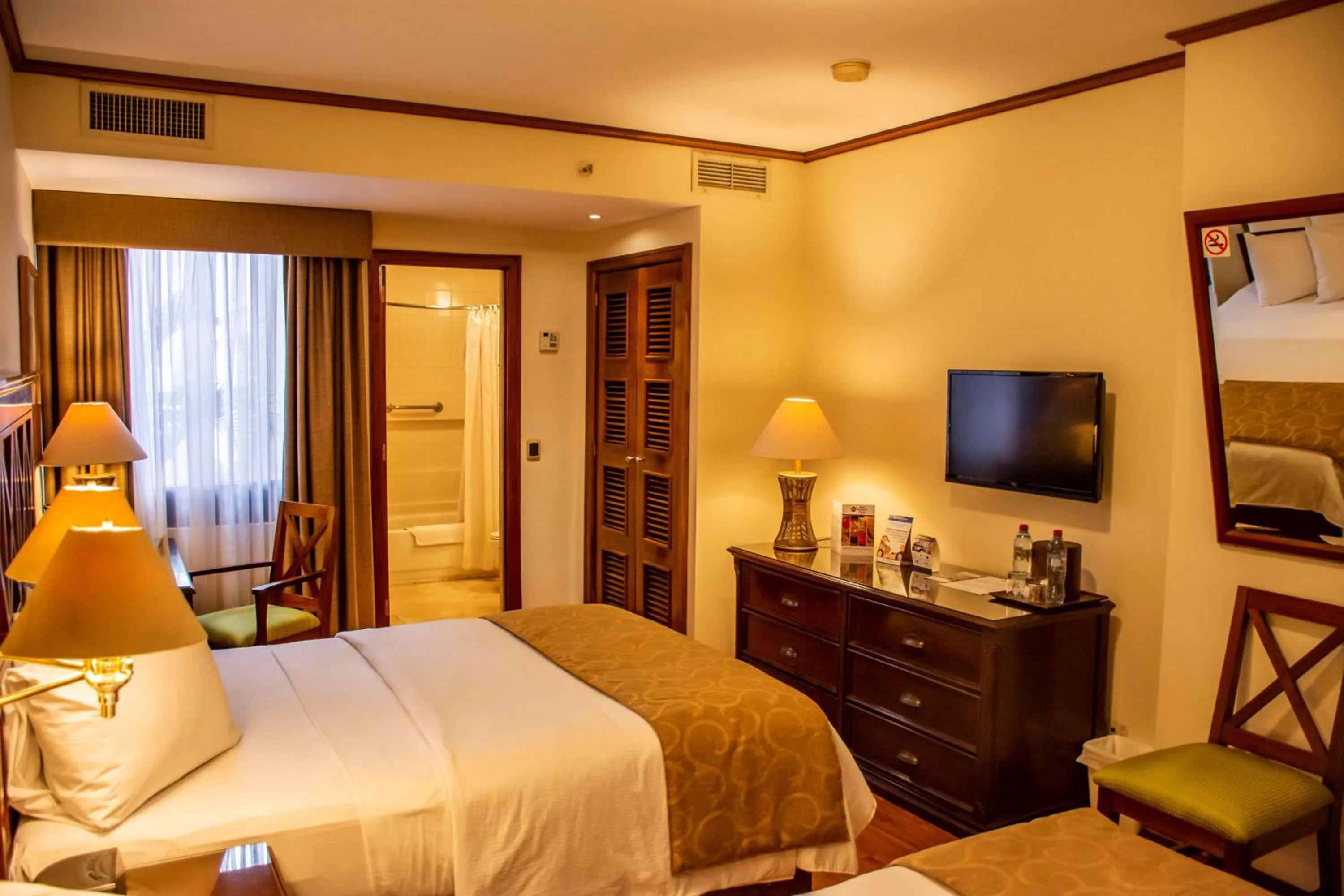 Photo of the whole room, Bed in Best Western Plus Hotel Stofella