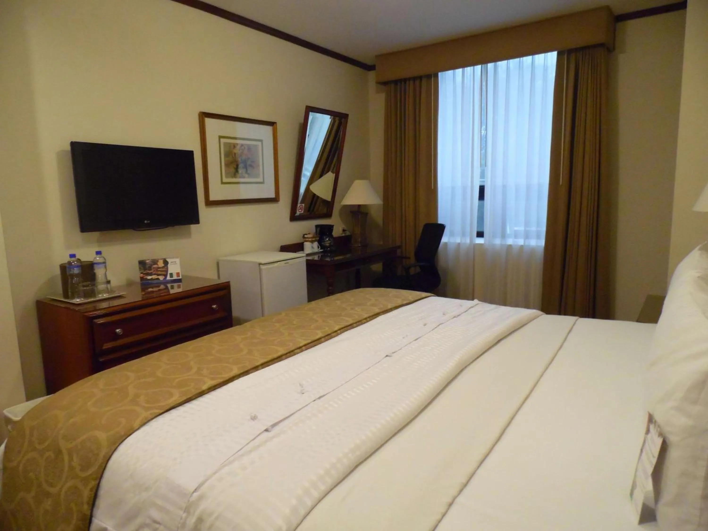 Photo of the whole room, Bed in Best Western Plus Hotel Stofella