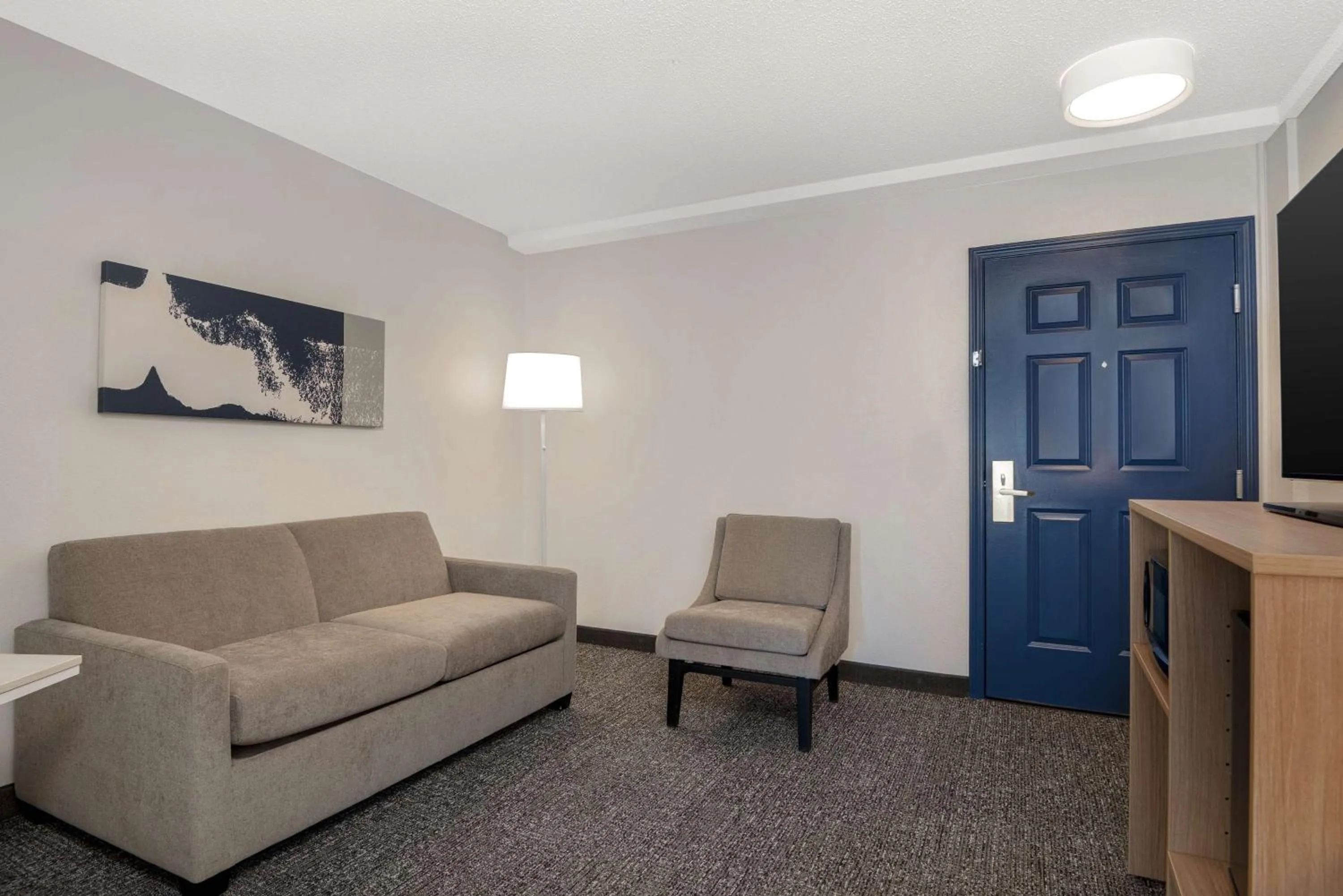 Living room in Spark By Hilton Orangeburg