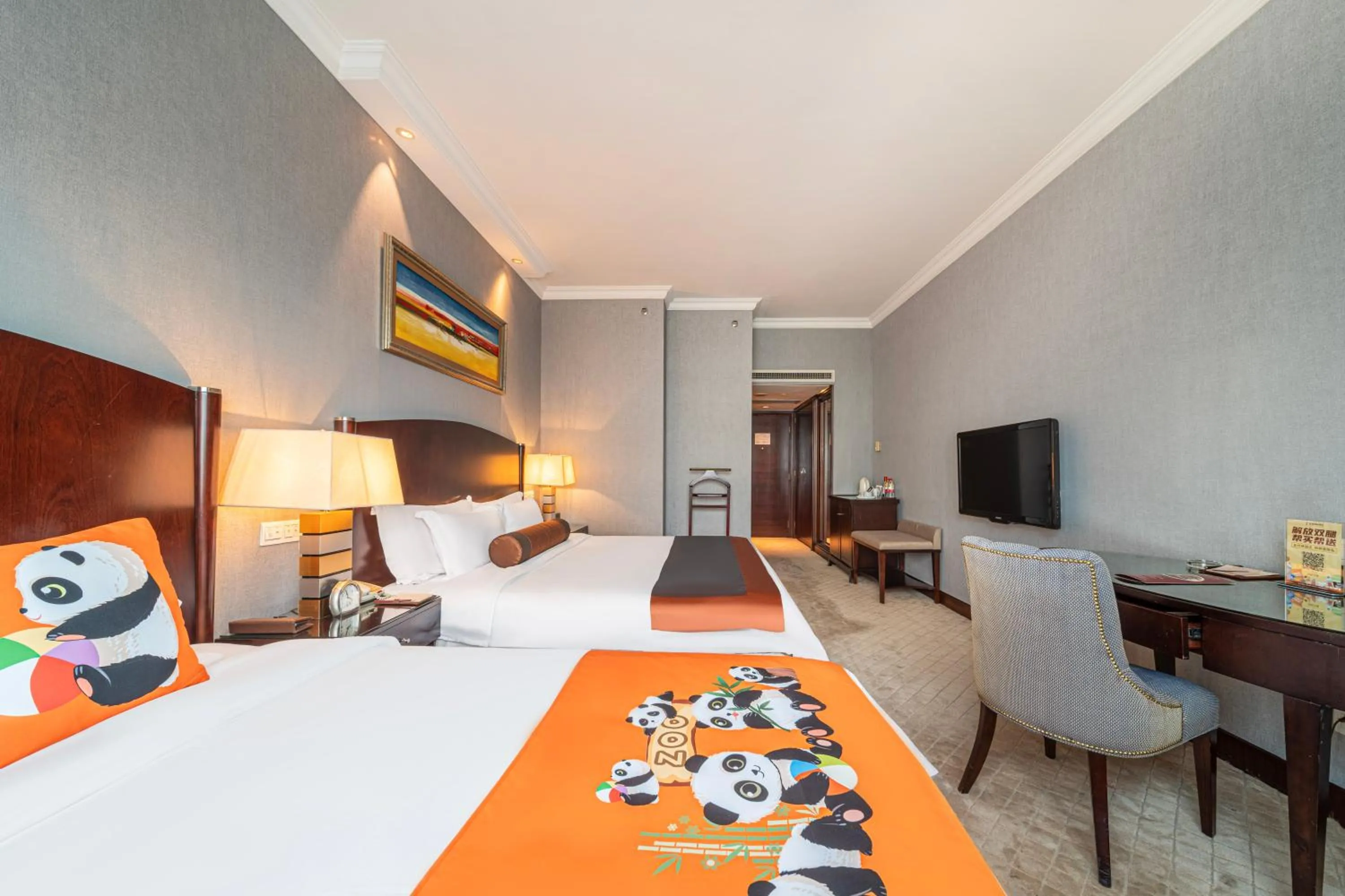 Photo of the whole room, Bed in Grand International Hotel