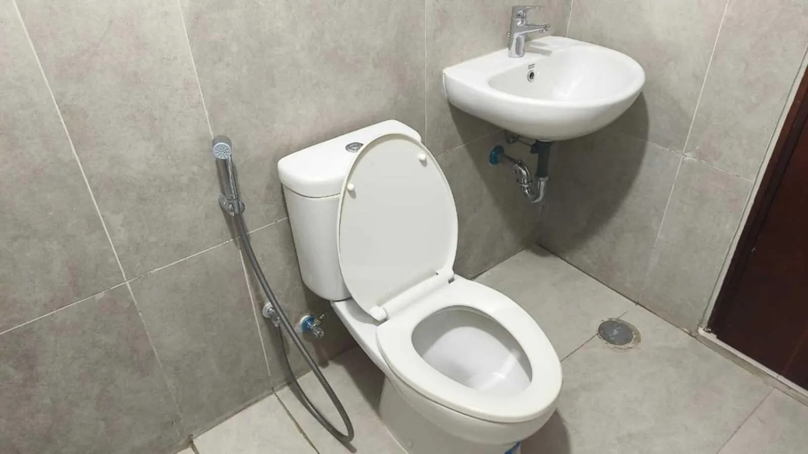 Toilet in SleepRest @ Pollux Habibie