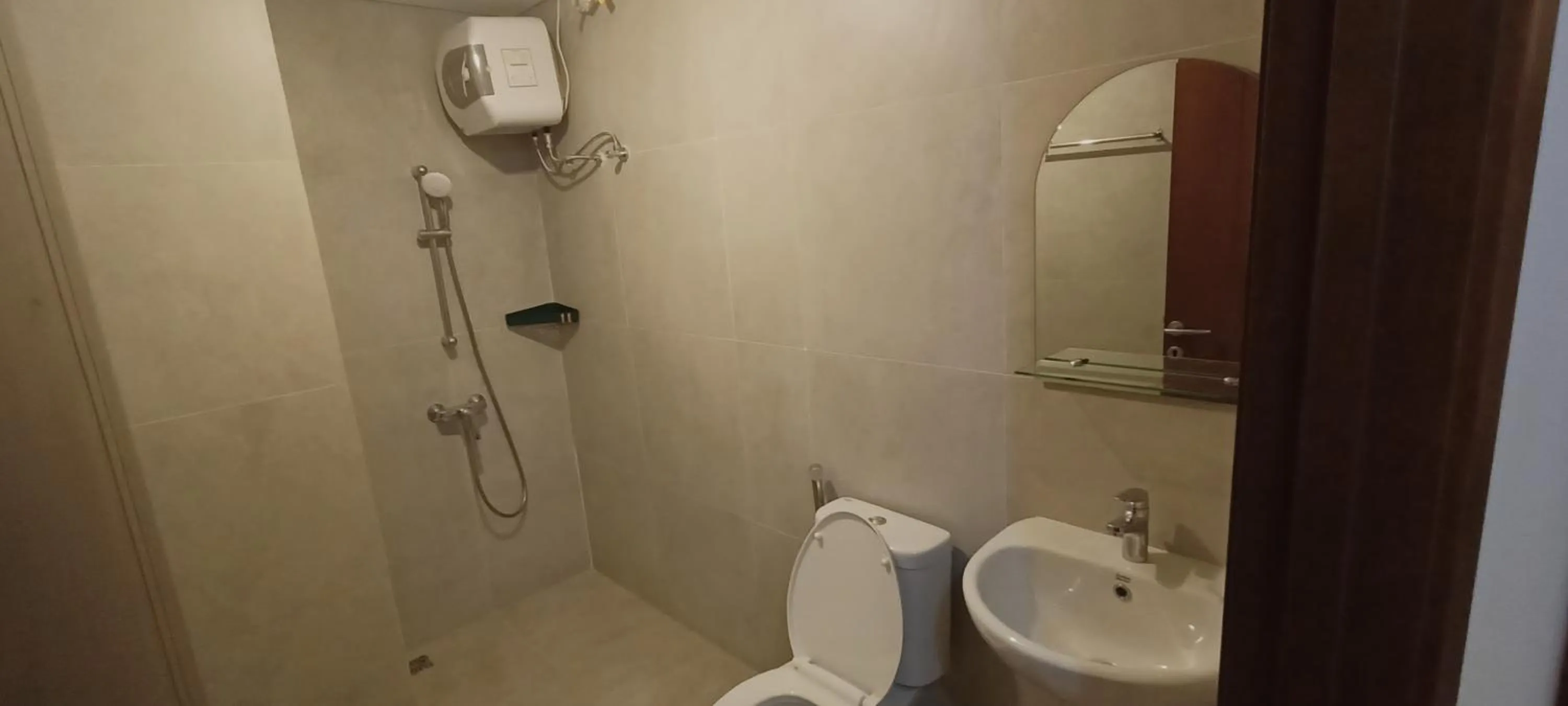 Shower in SleepRest @ Pollux Habibie