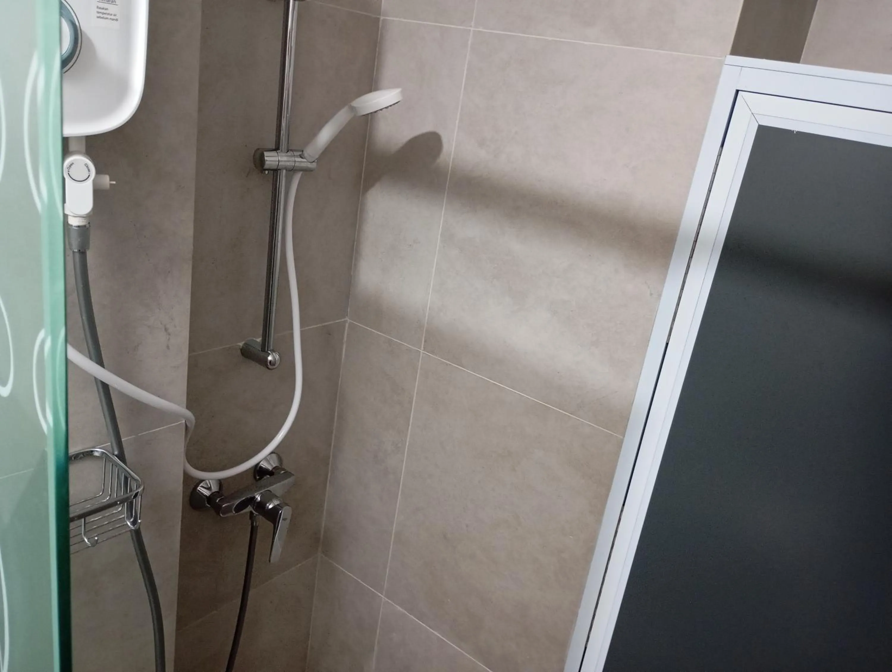 Shower in SleepRest @ Pollux Habibie