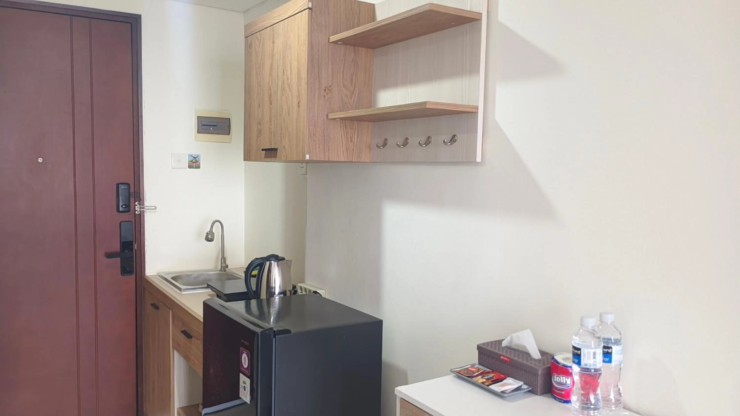 Coffee/tea facilities in SleepRest @ Pollux Habibie