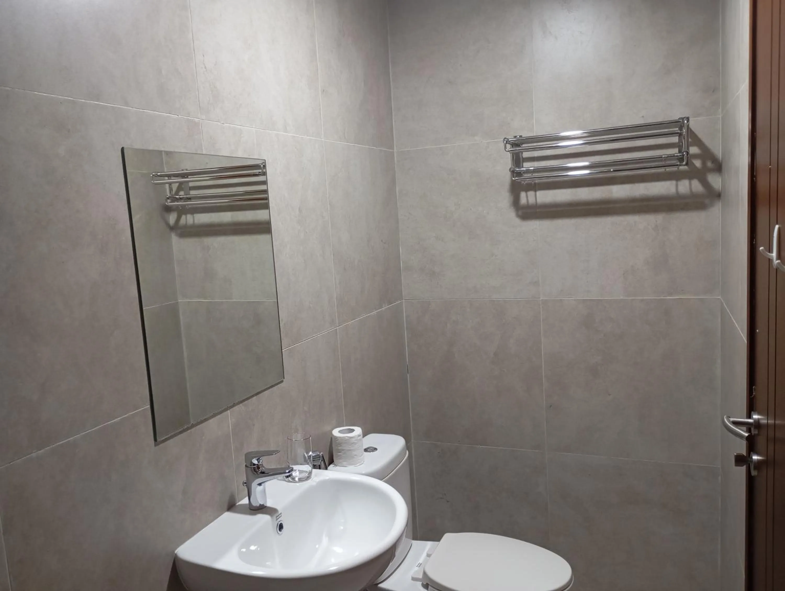 Shower in SleepRest @ Pollux Habibie