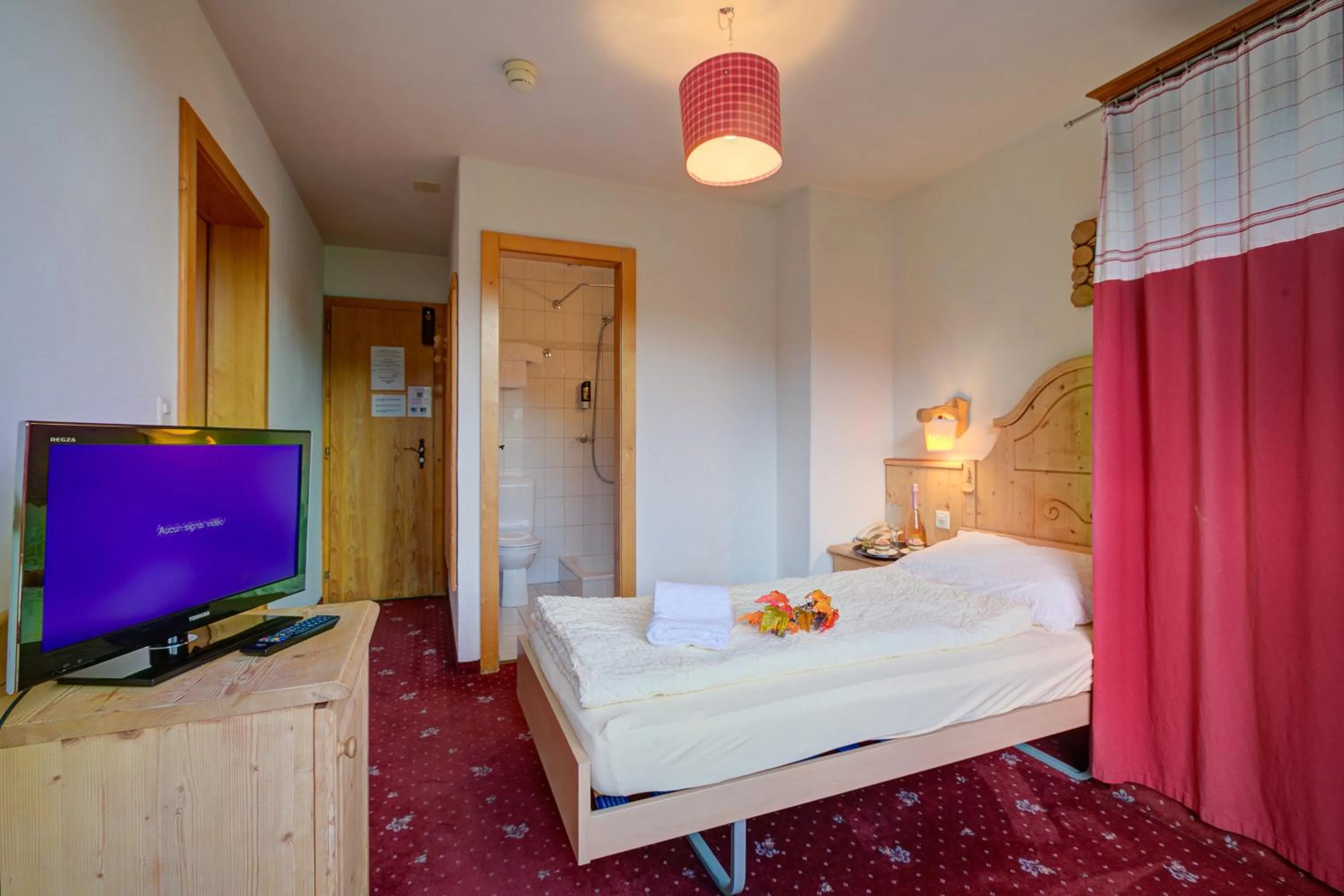 Bed in Hotel Relais Alpin