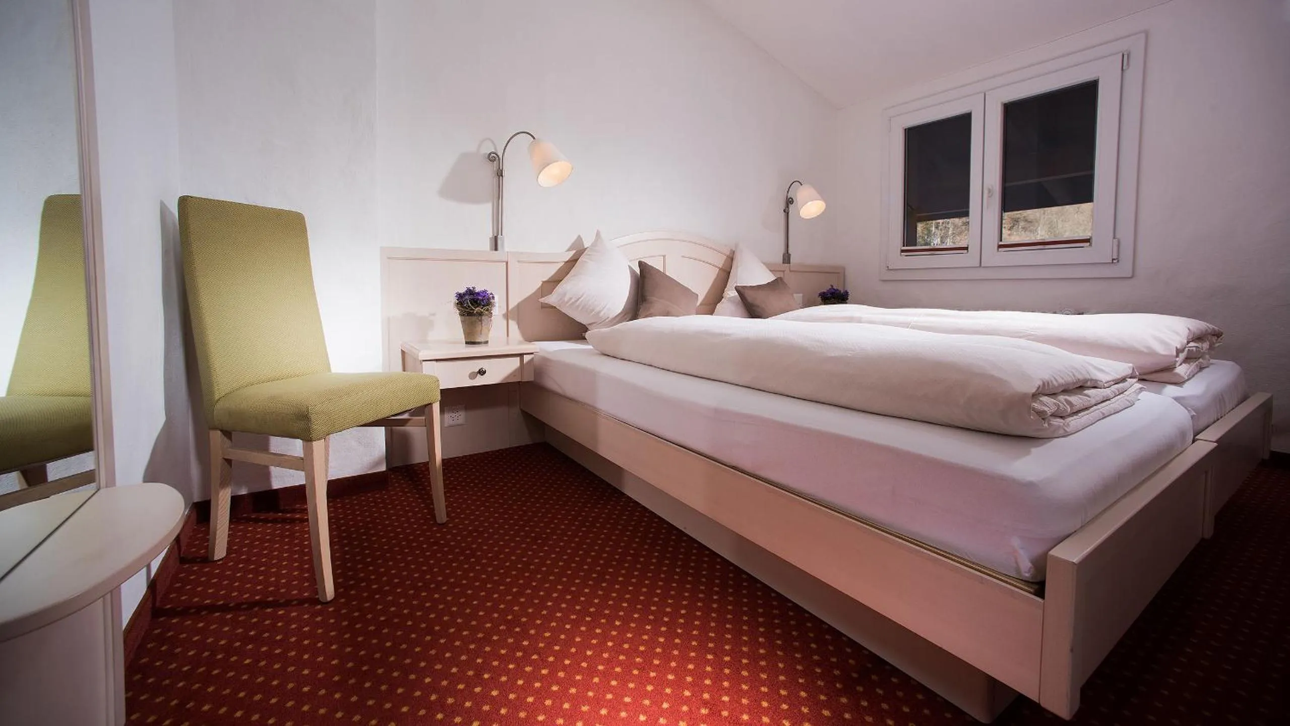 Bedroom, Bed in Hotel Silberhorn