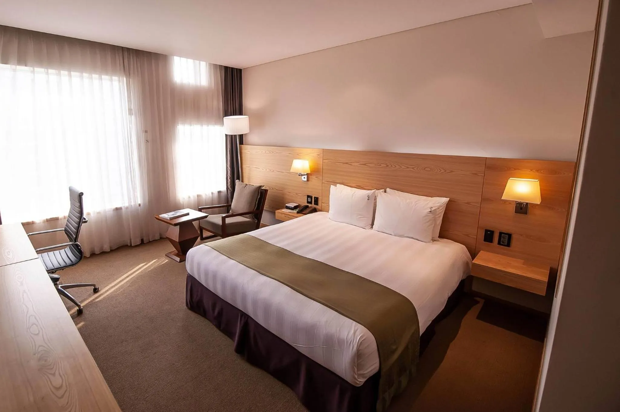 Photo of the whole room, Bed in Holiday Inn Gwangju by IHG