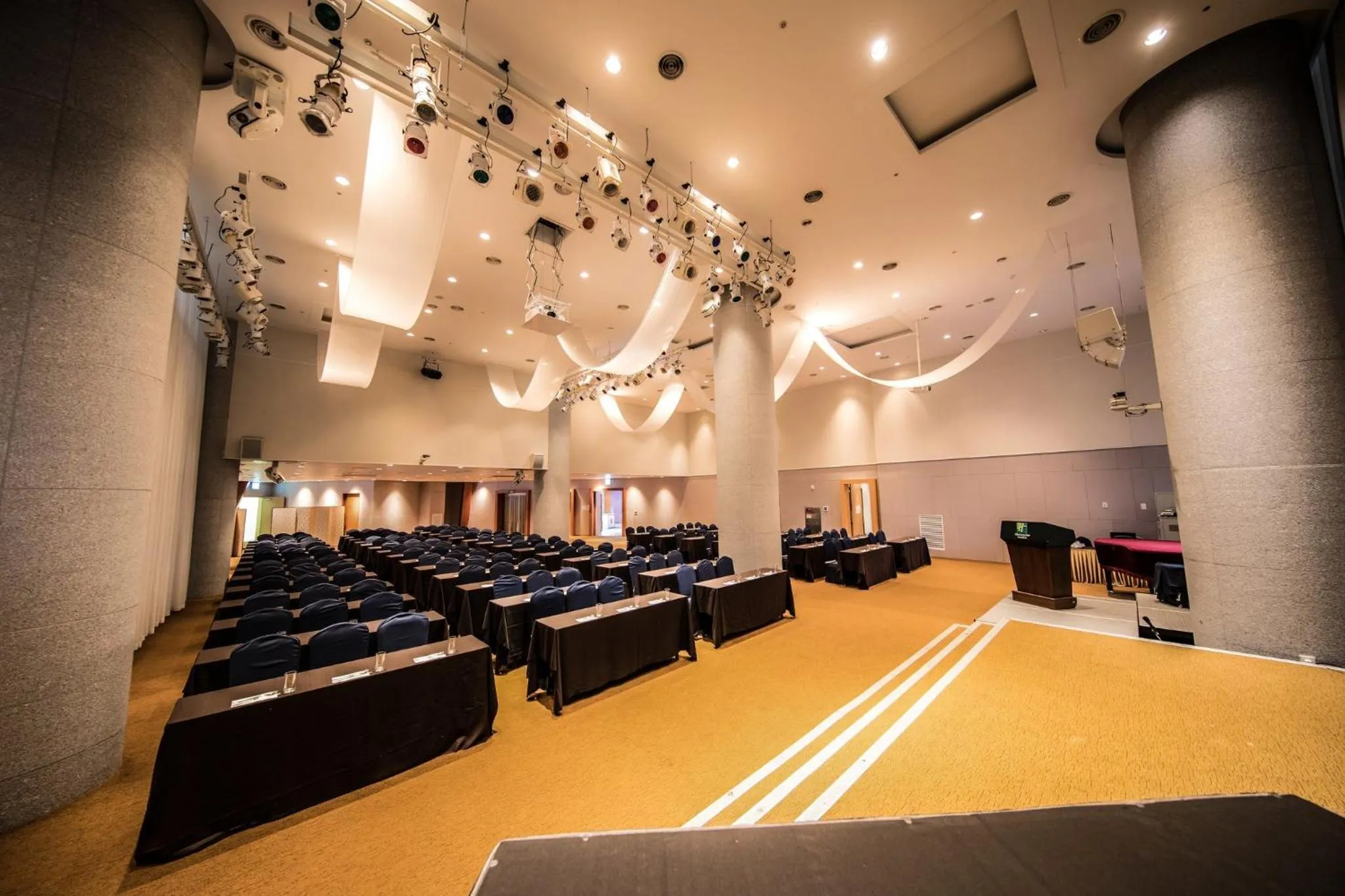 Meeting/conference room in Holiday Inn Gwangju by IHG