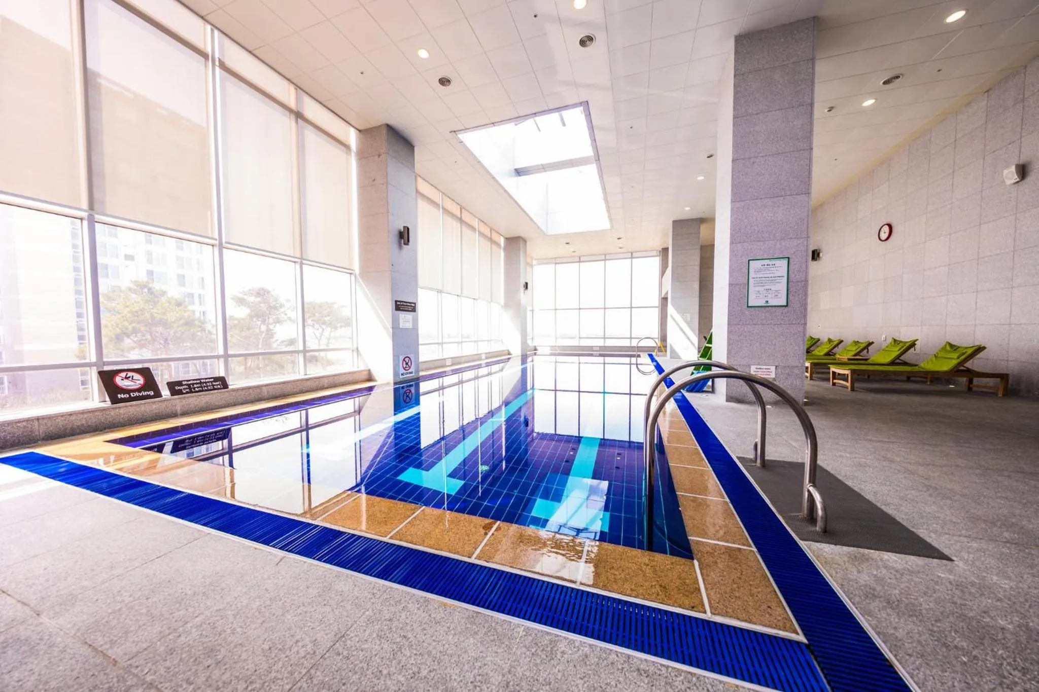 Swimming pool in Holiday Inn Gwangju by IHG