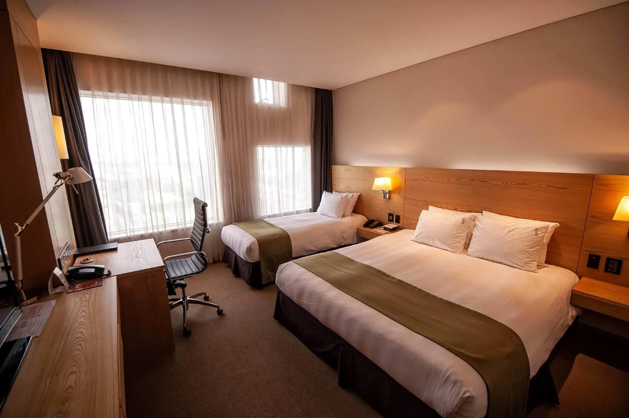 Photo of the whole room, Bed in Holiday Inn Gwangju by IHG