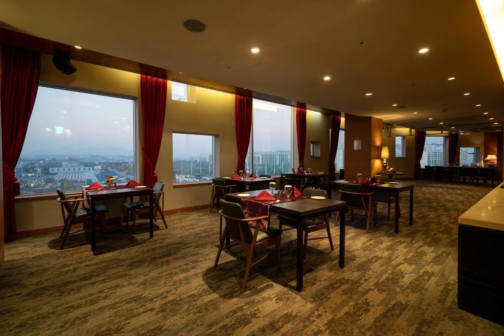 Restaurant/places to eat in Holiday Inn Gwangju by IHG