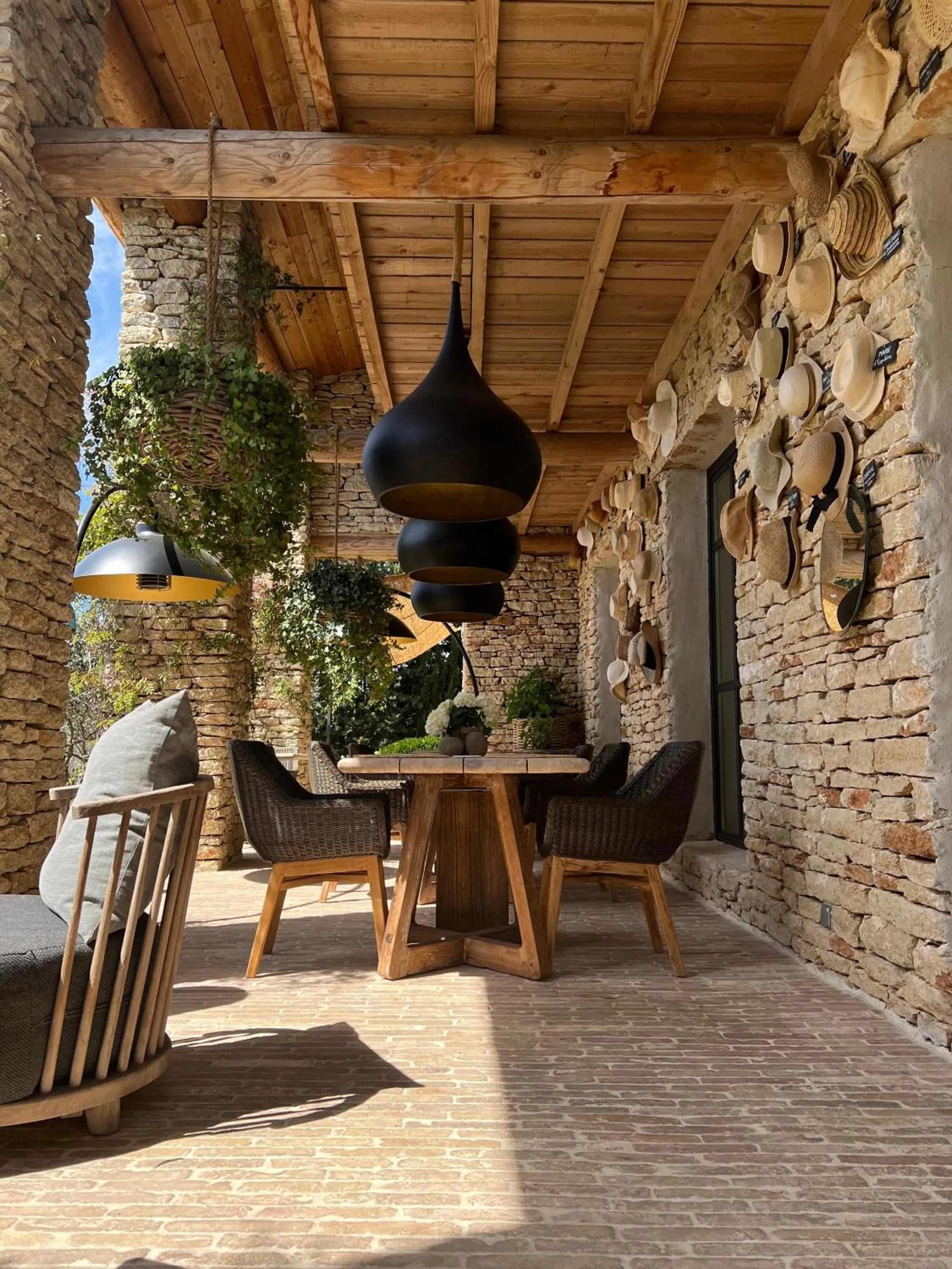 Property building in Le Mas de Béthel