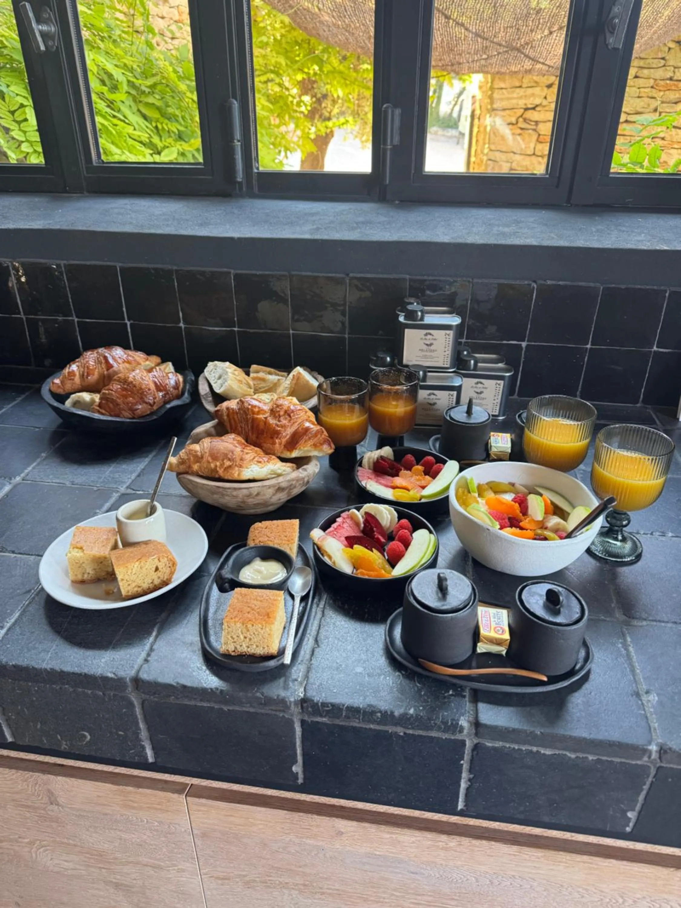 Breakfast in Le Mas de Béthel