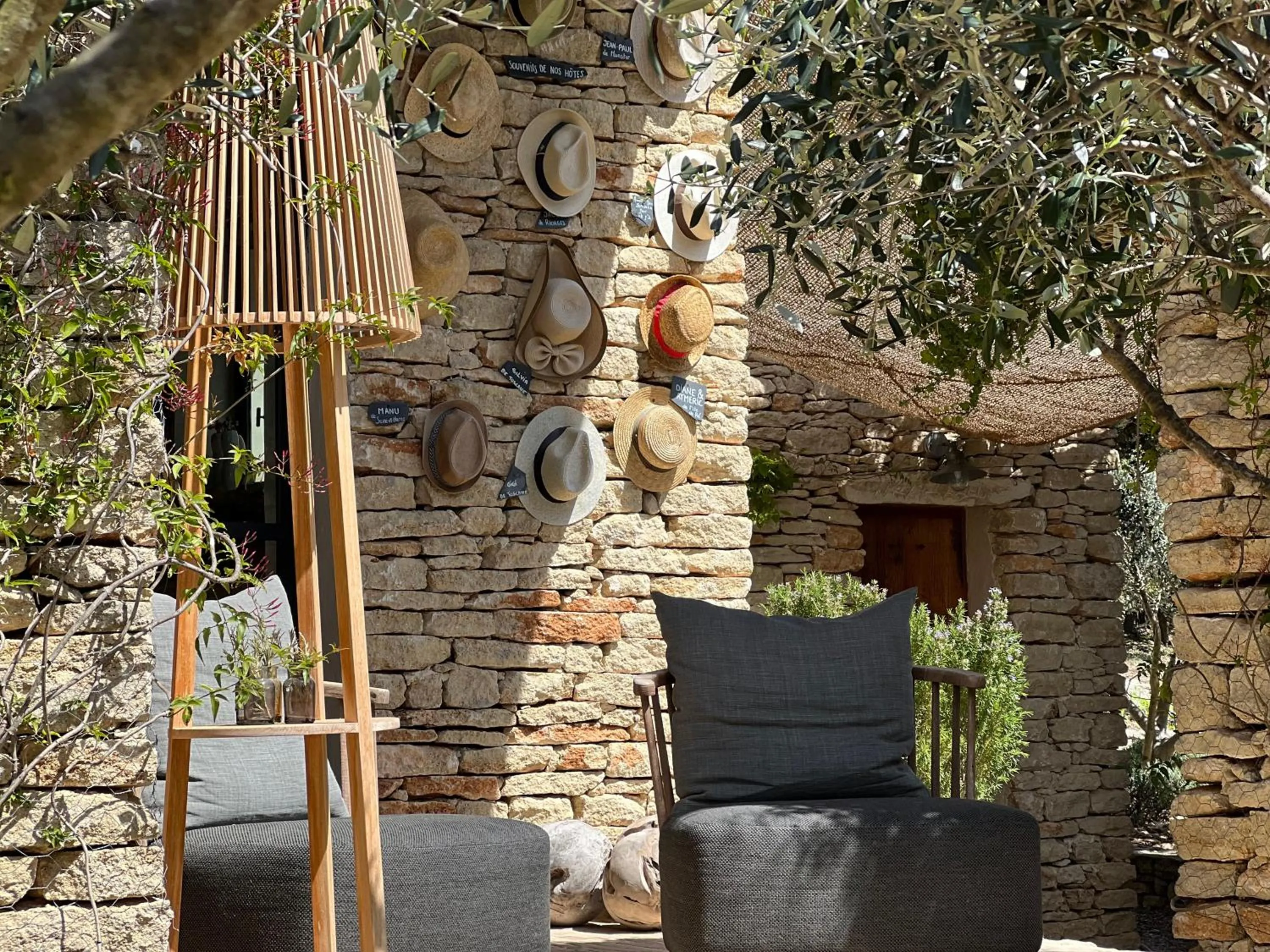 Property building in Le Mas de Béthel