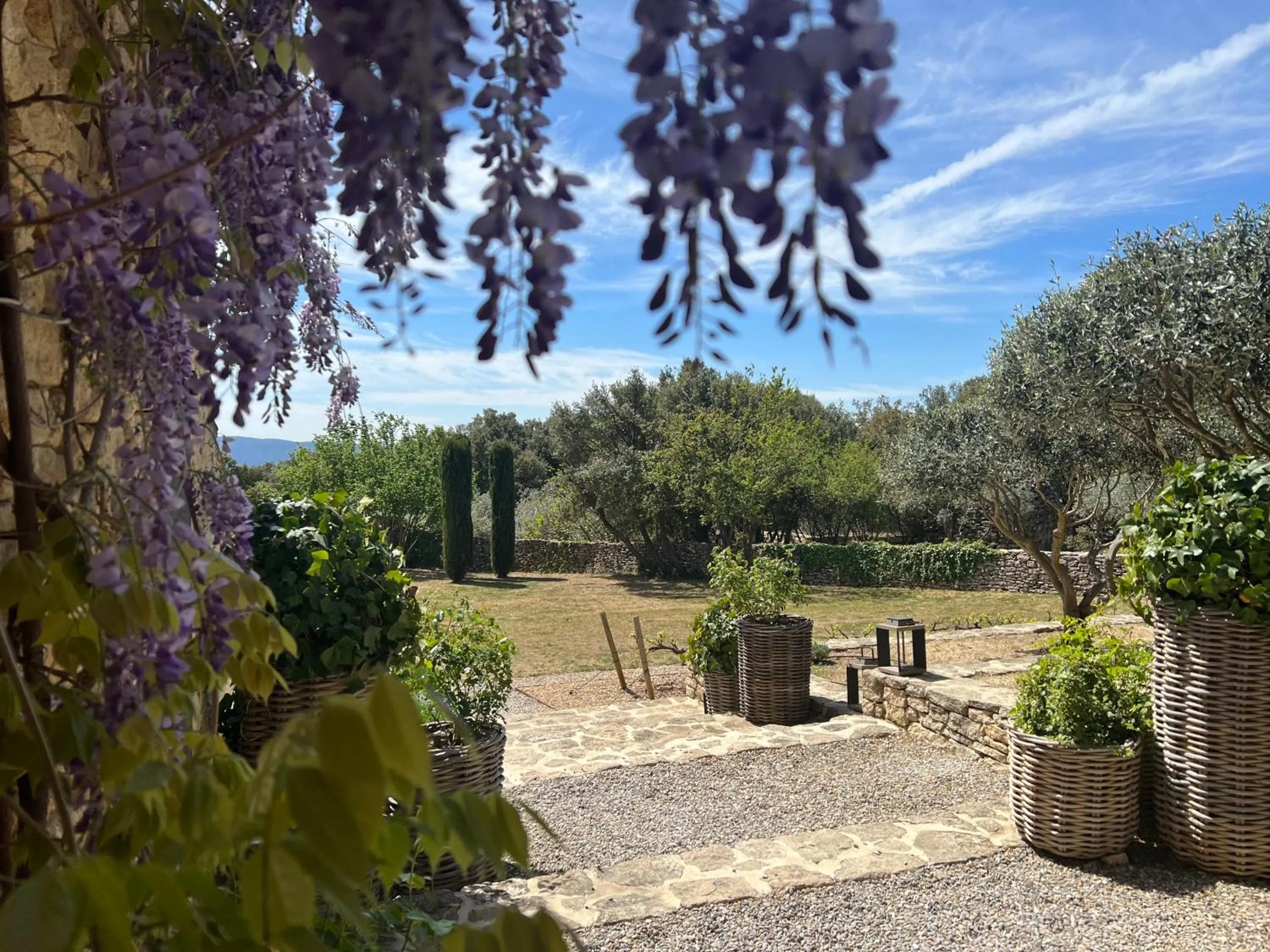 Property building in Le Mas de Béthel