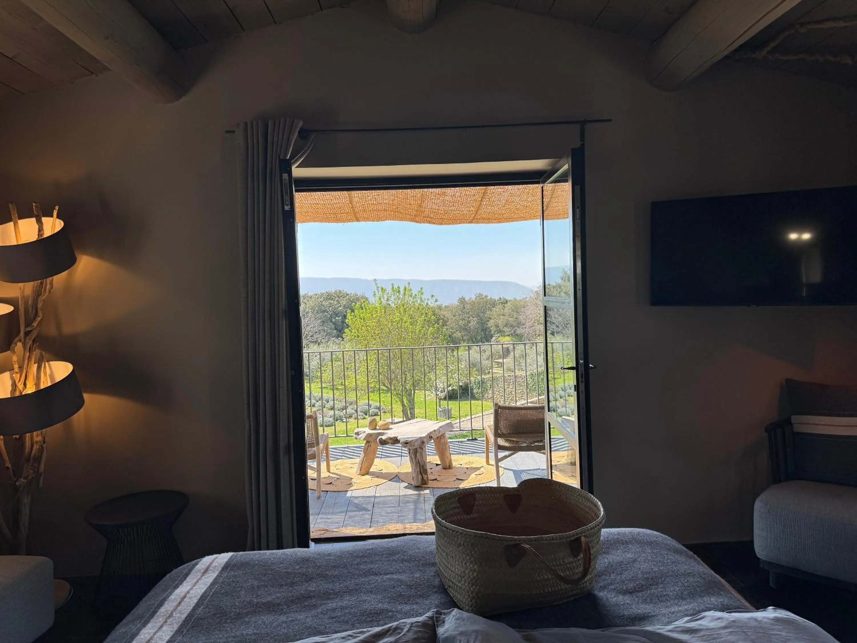 Patio, Bed in Le Mas de Béthel