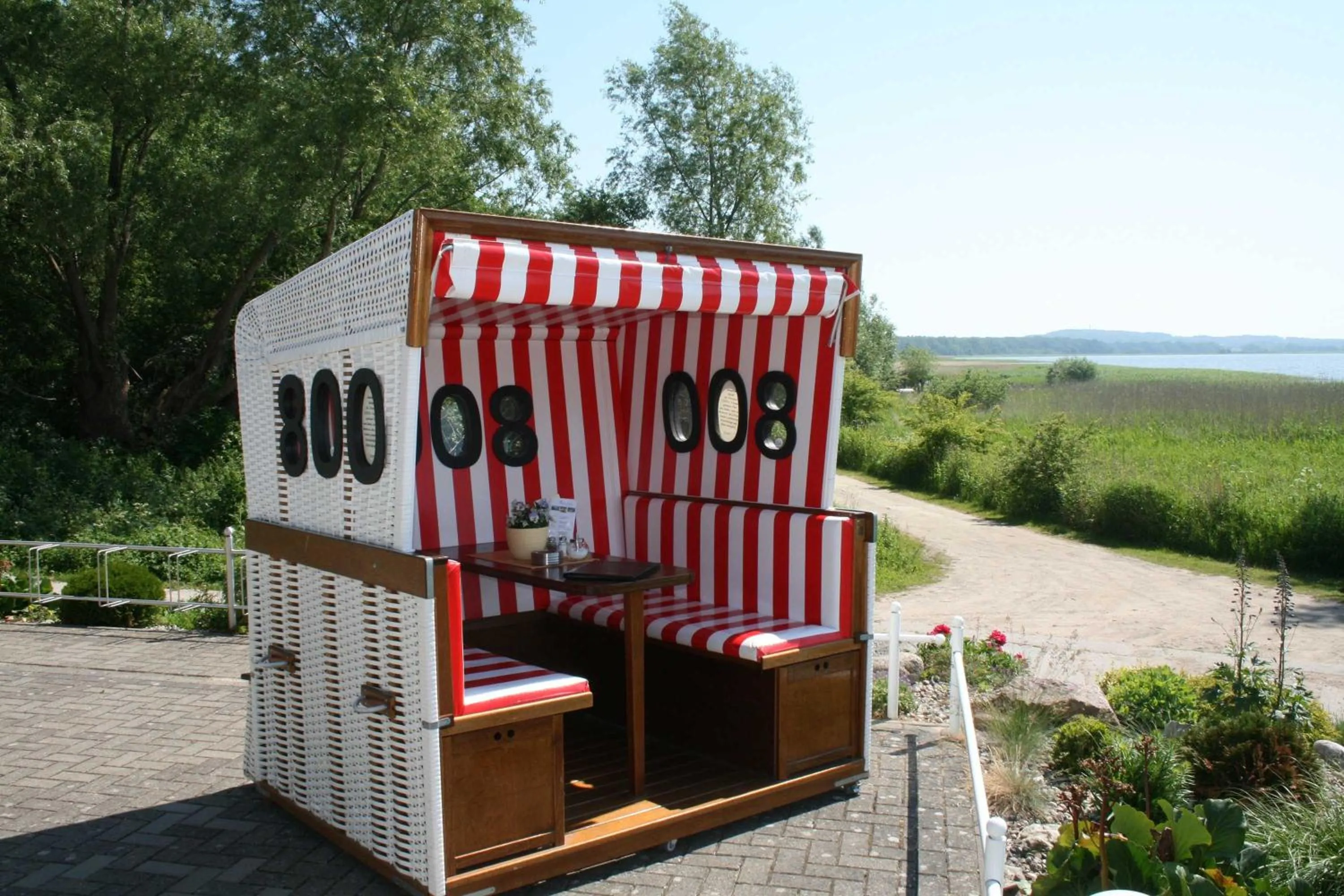 Restaurant/places to eat in Inselhof Vineta