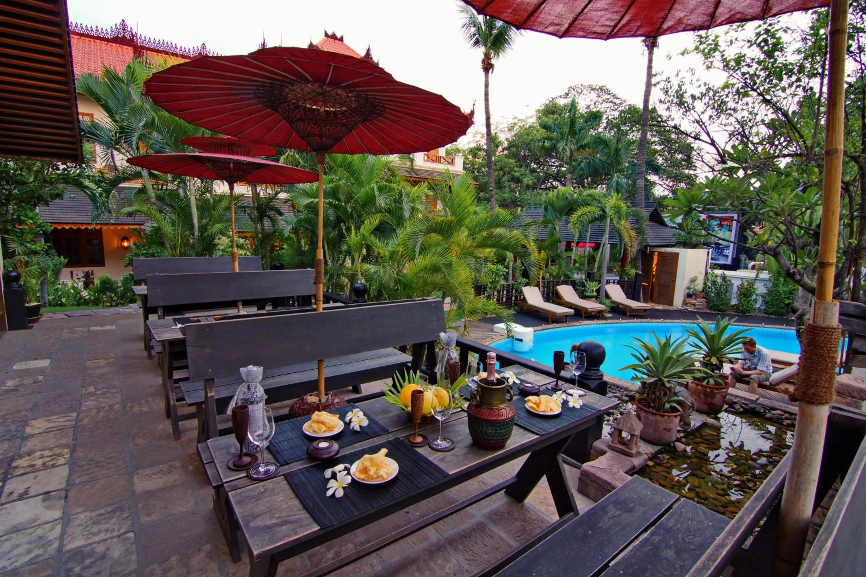 Restaurant/places to eat in The Hotel by the Red Canal