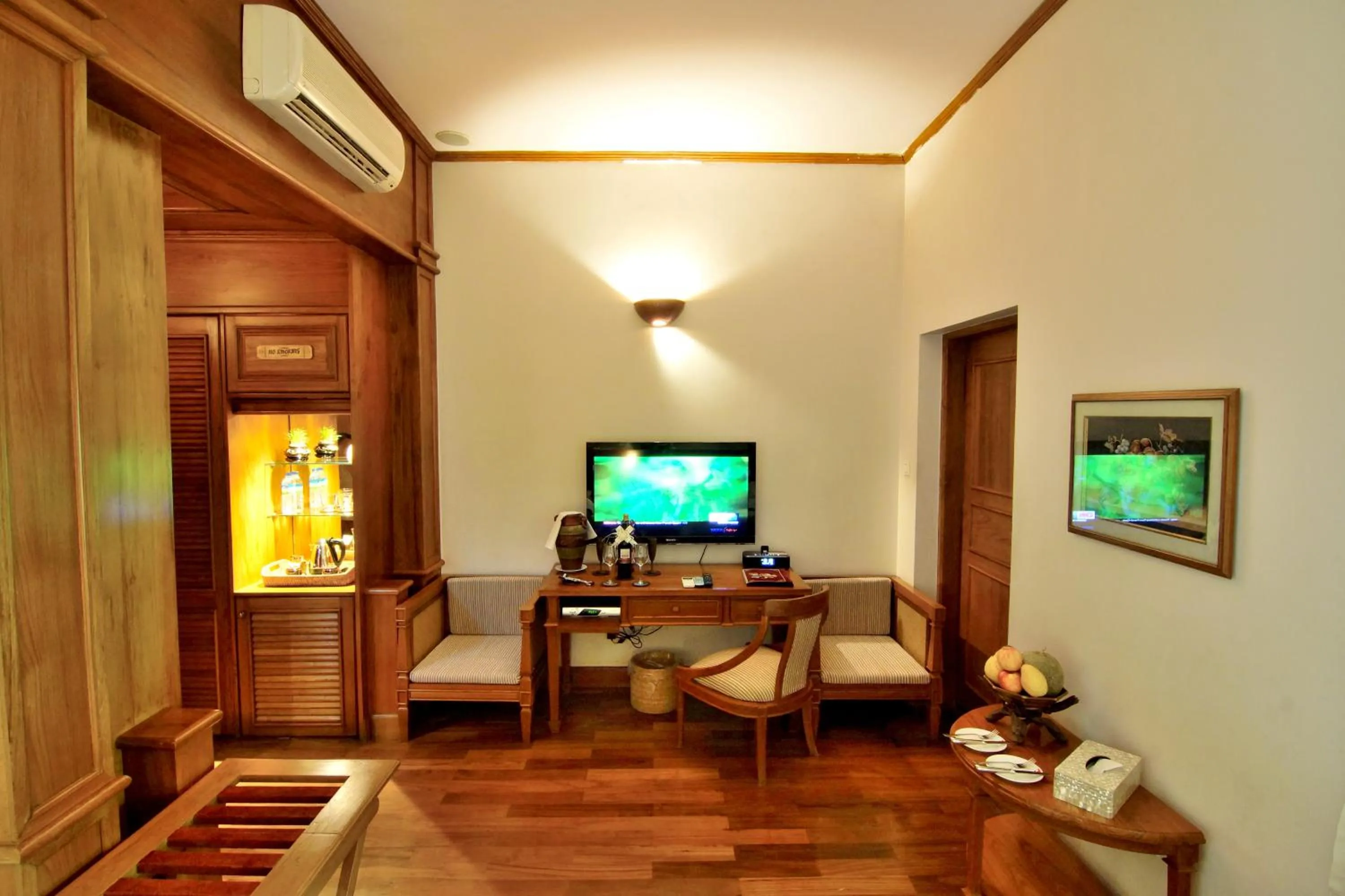 TV and multimedia in The Hotel by the Red Canal