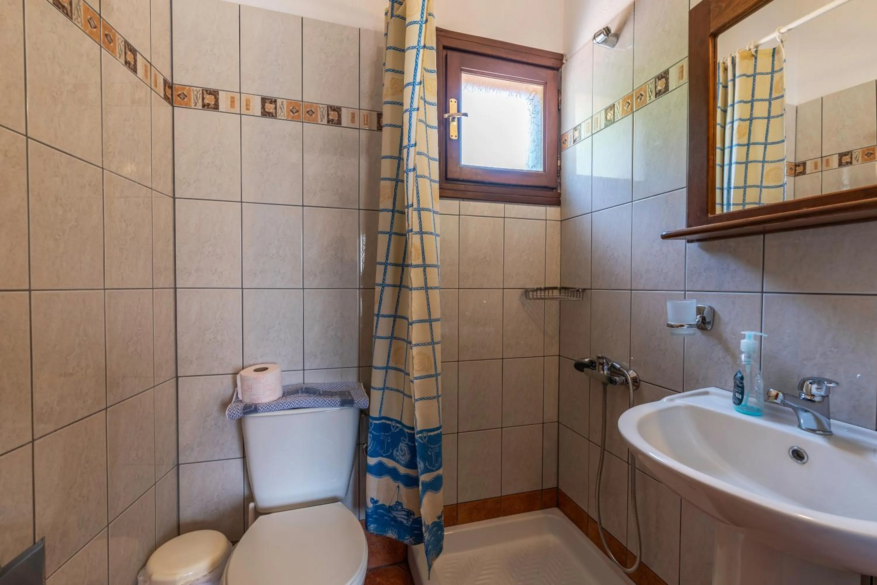 Shower in Hotel Hera